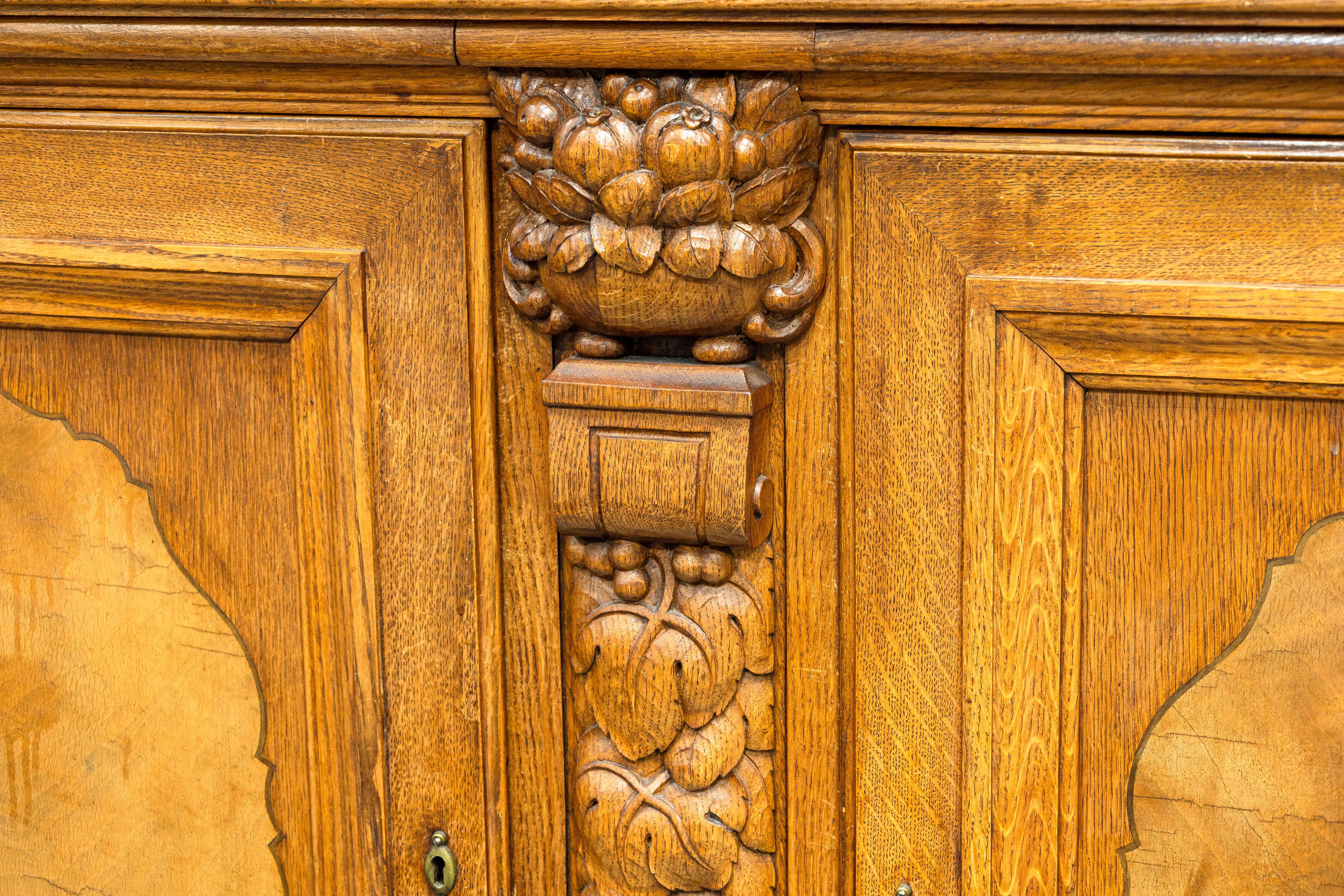 Antico mobile da parete continentale di fine secolo in legno di Oak Wood 3