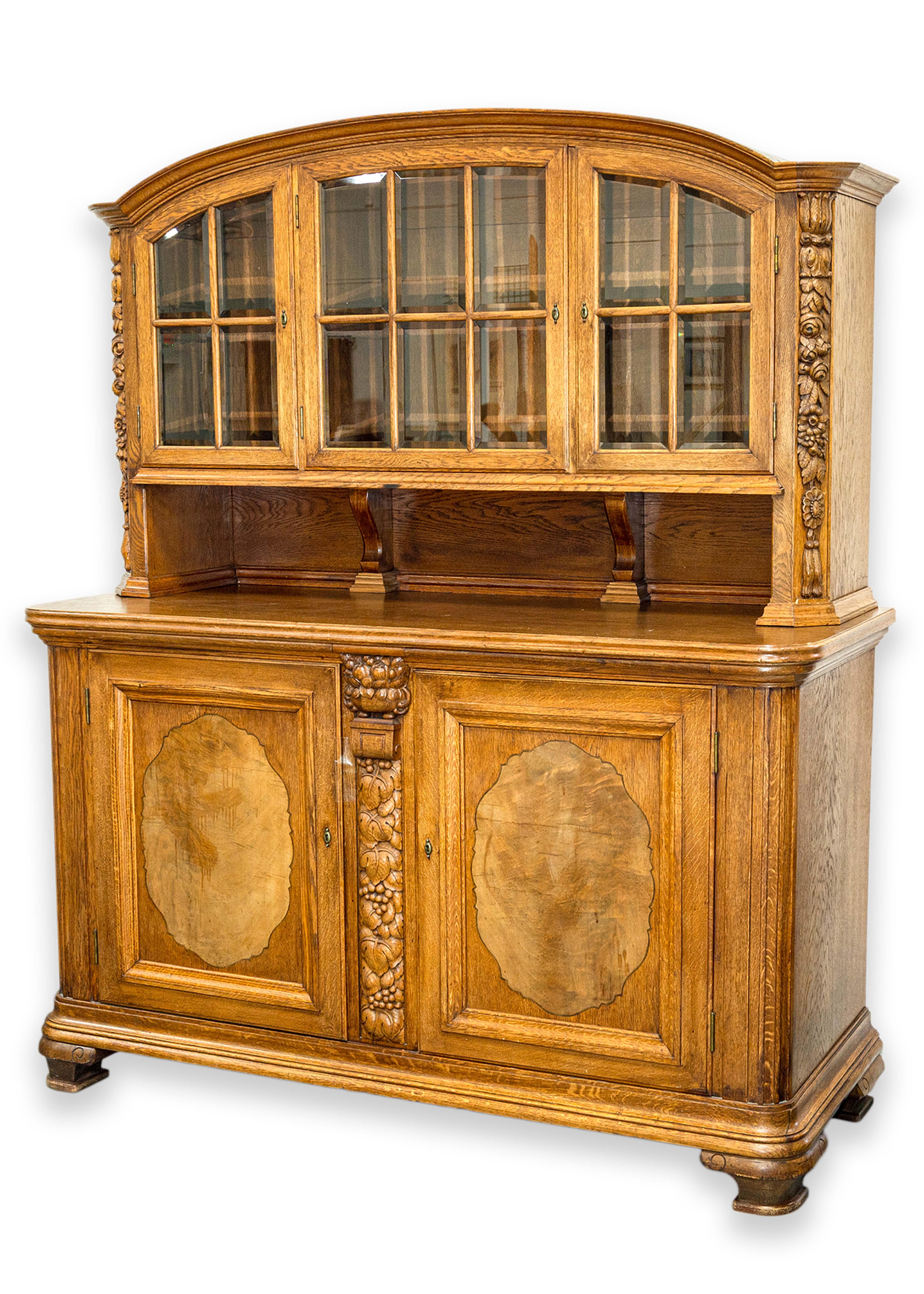 Antico mobile da parete continentale di fine secolo in legno di Oak Wood 6