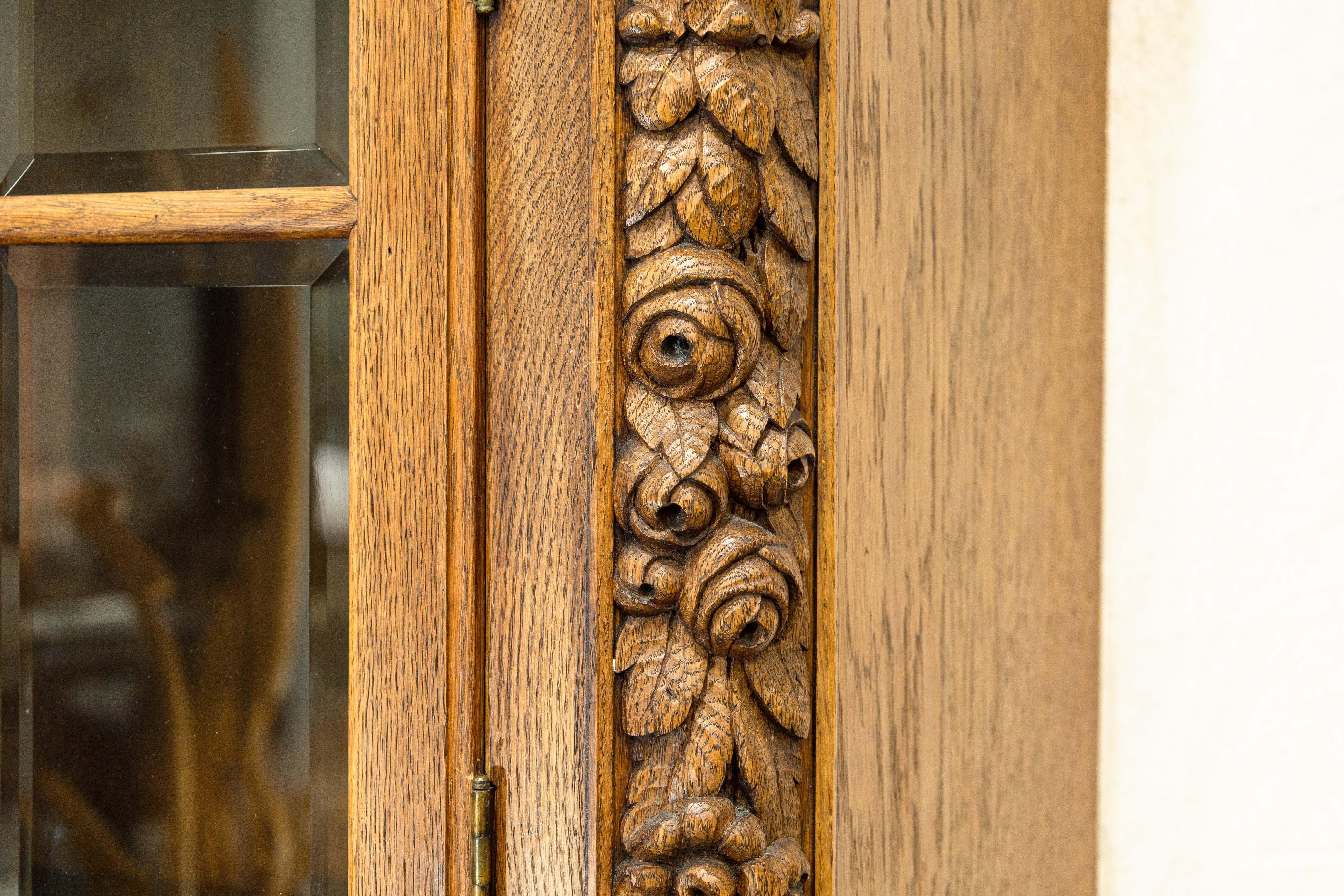Americano Antico mobile da parete continentale di fine secolo in legno di Oak Wood