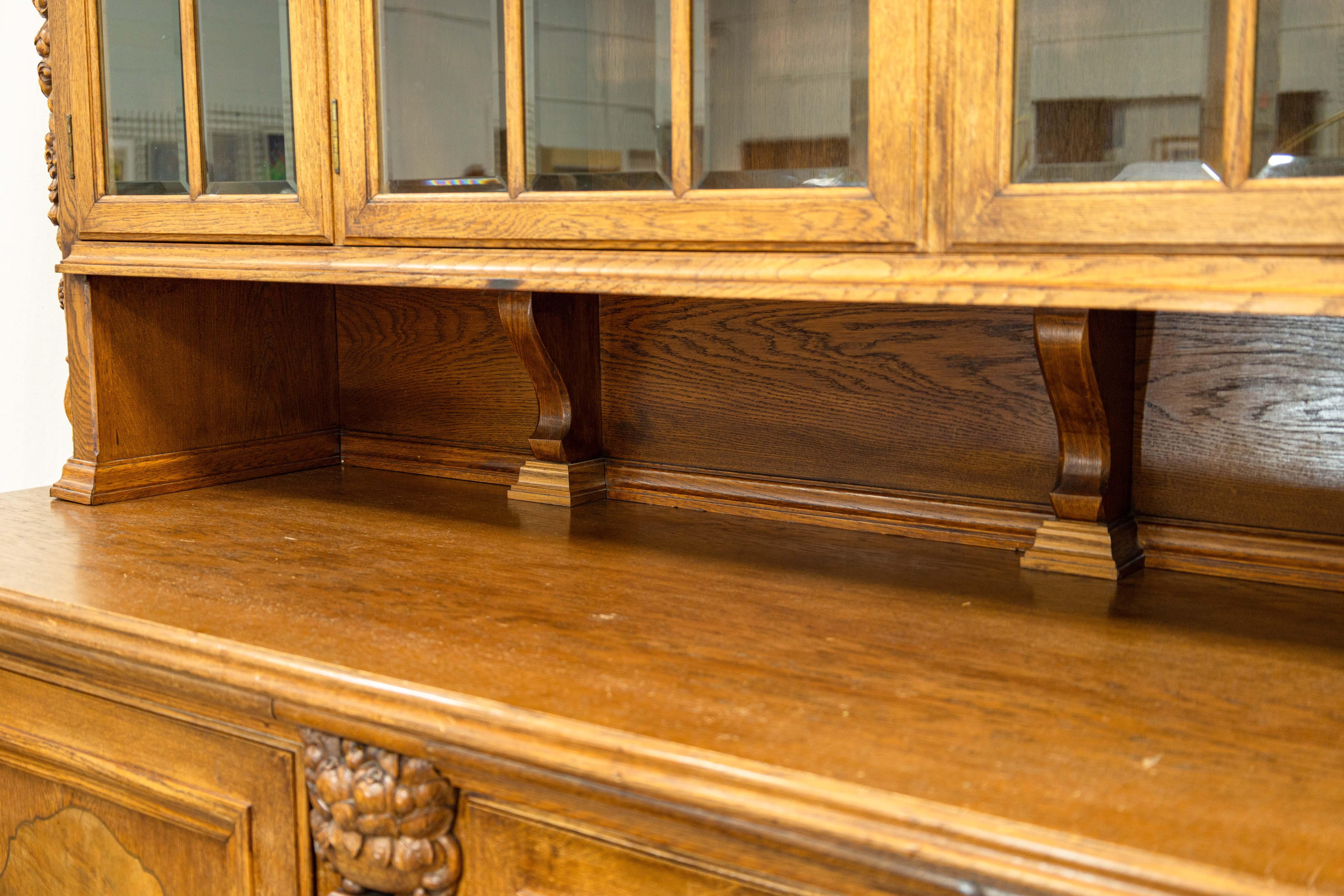 Antico mobile da parete continentale di fine secolo in legno di Oak Wood 1