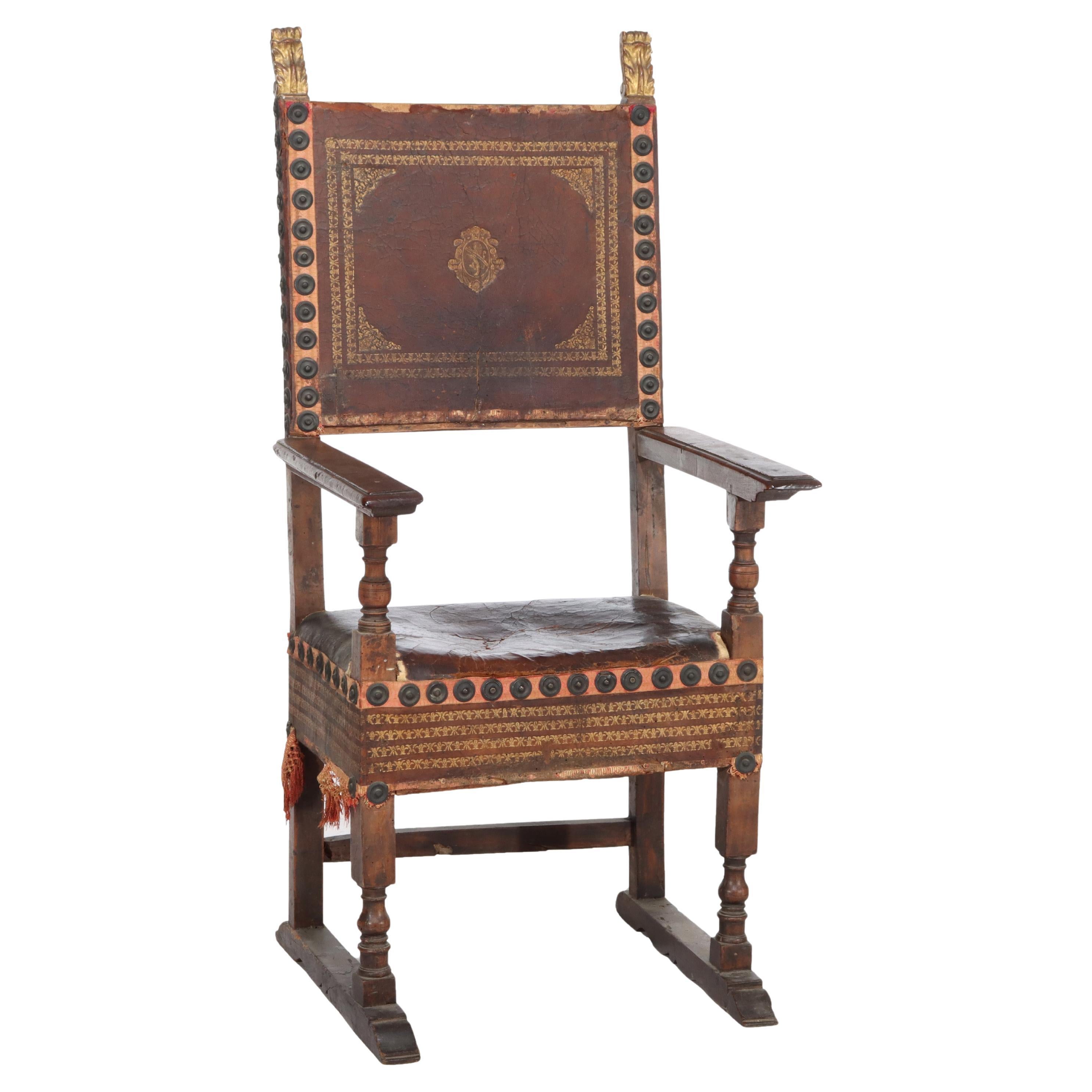 Antique Continental Walnut & Leather Throne Chair with Gilt Highlights 17thC en venta