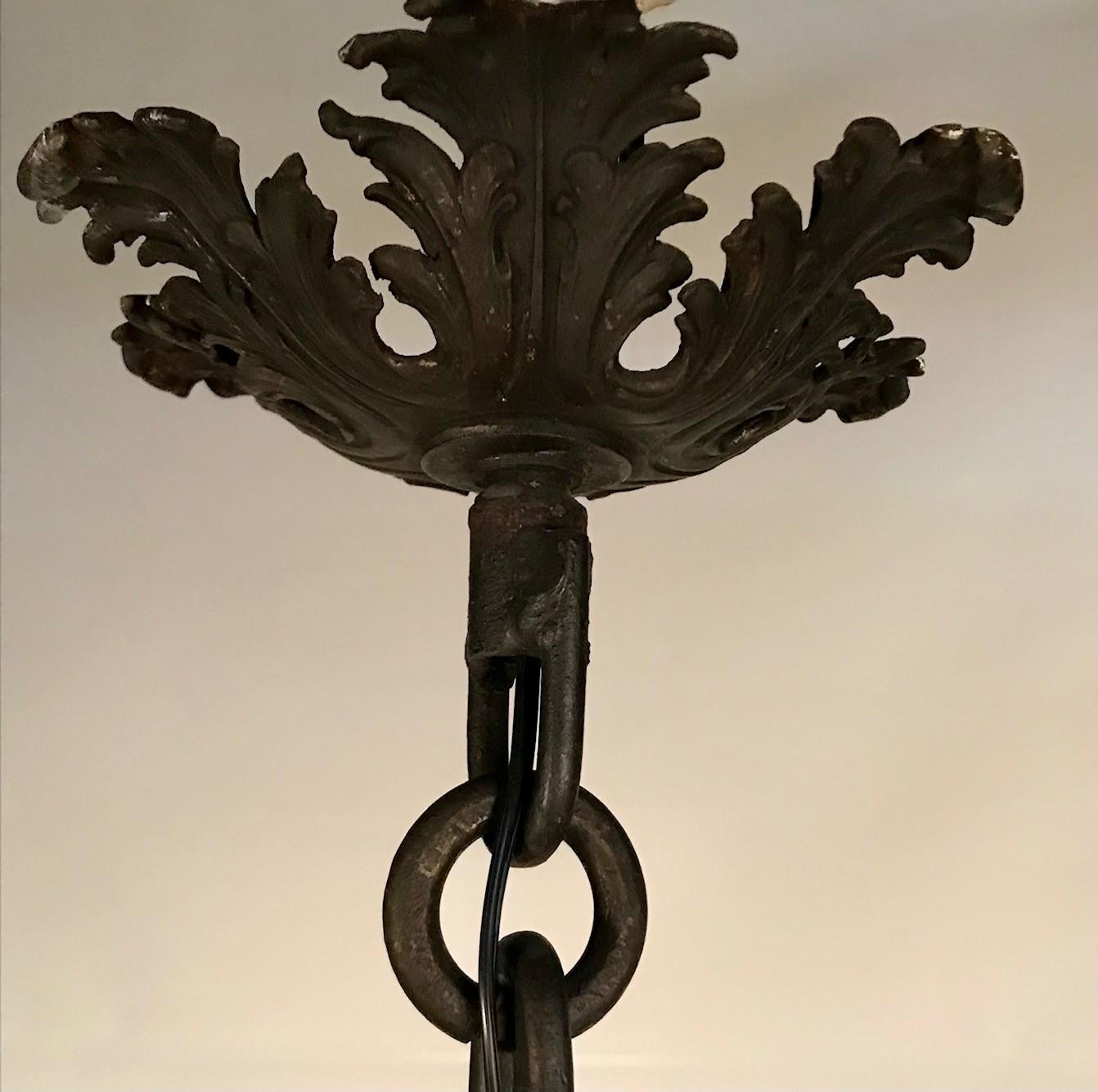 Antique Continental Wrought Iron Chandelier In Good Condition For Sale In Montreal, QC