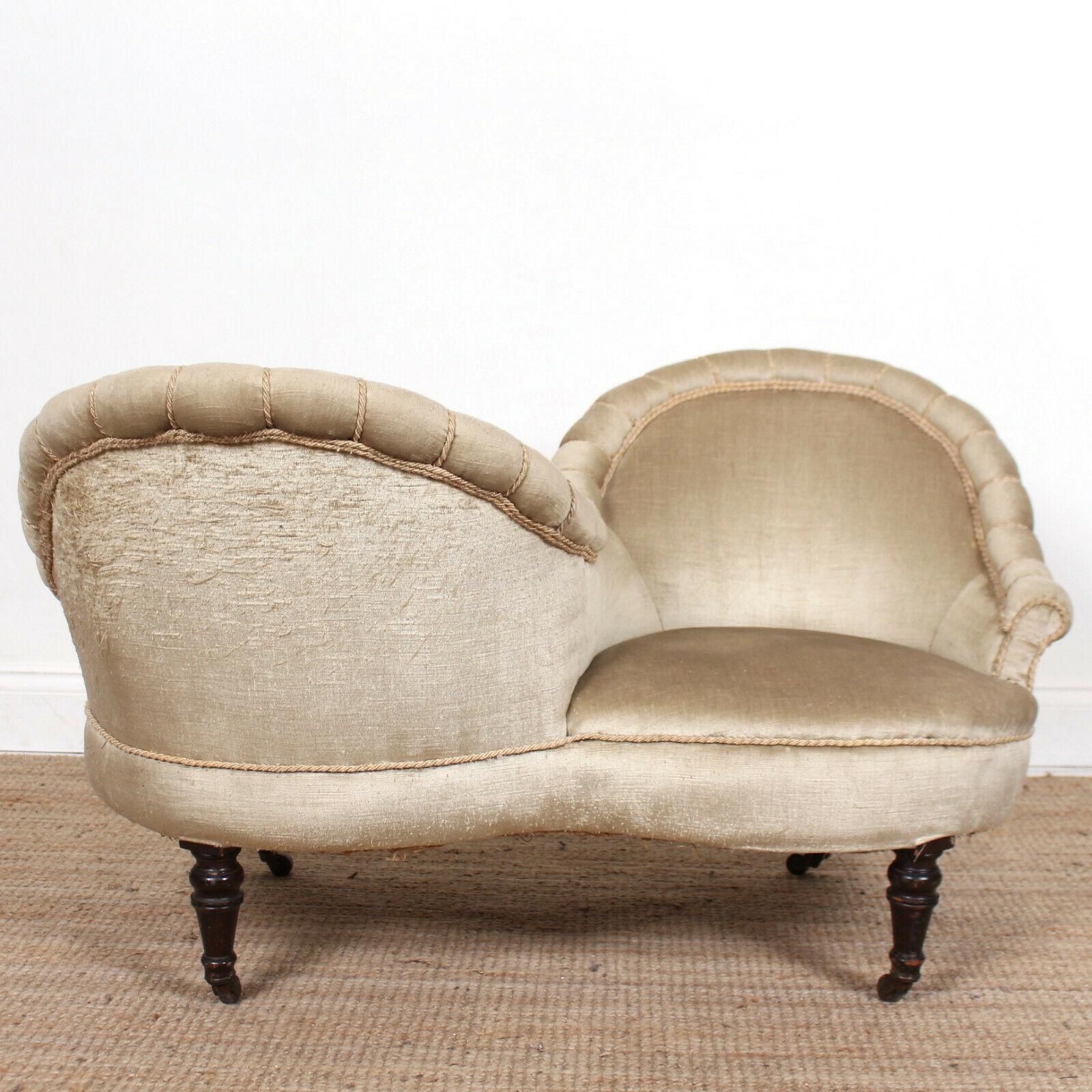 Antique Conversation Sofa Carved Window Seat 2-Seat Petite Victorian Settee In Good Condition In Newcastle upon Tyne, GB