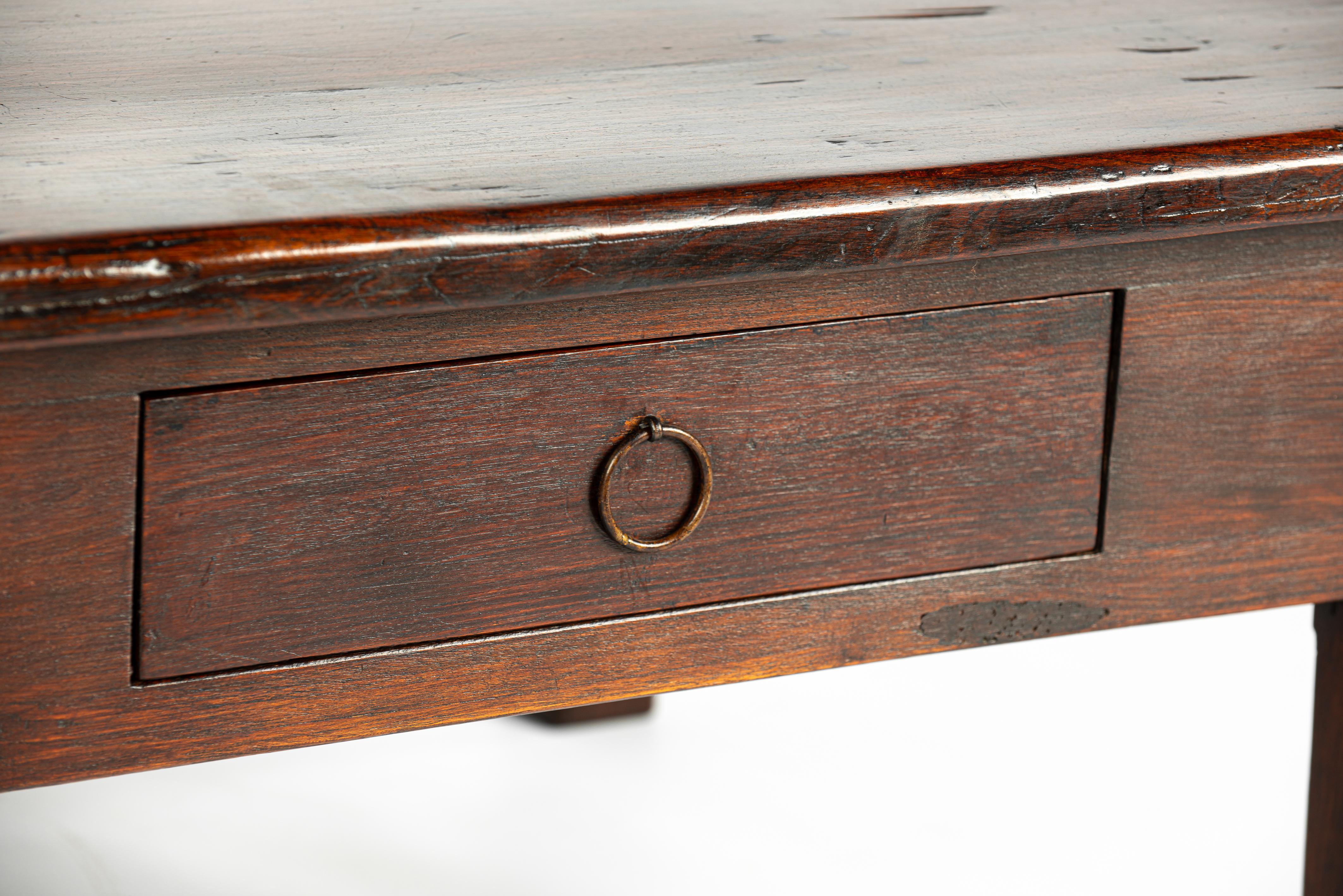 Antiquité convertie 19ème siècle Dutch Colonial Teck Warm Brown Table à café en vente 4
