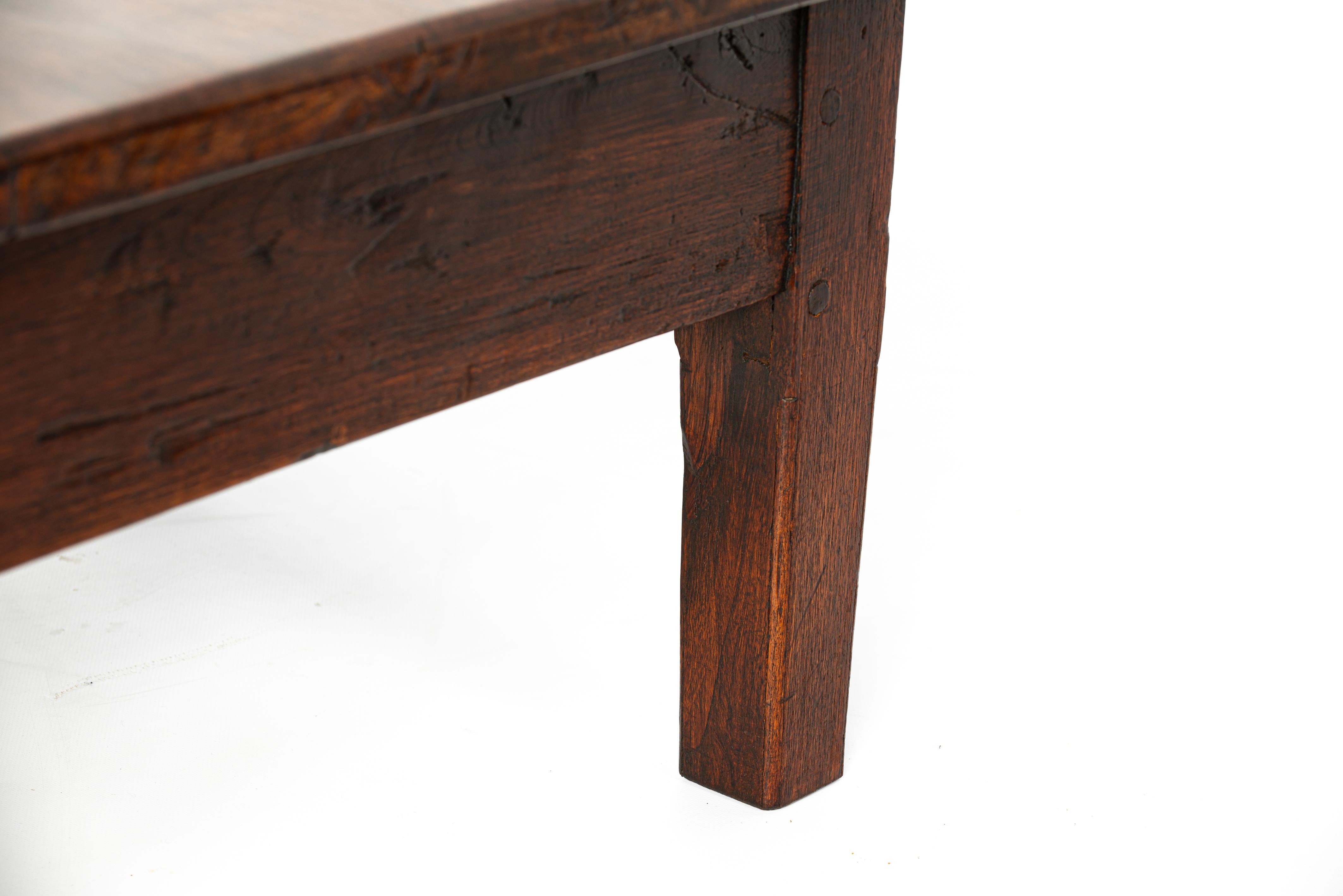 Antiquité convertie 19ème siècle Dutch Colonial Teck Warm Brown Table à café en vente 6