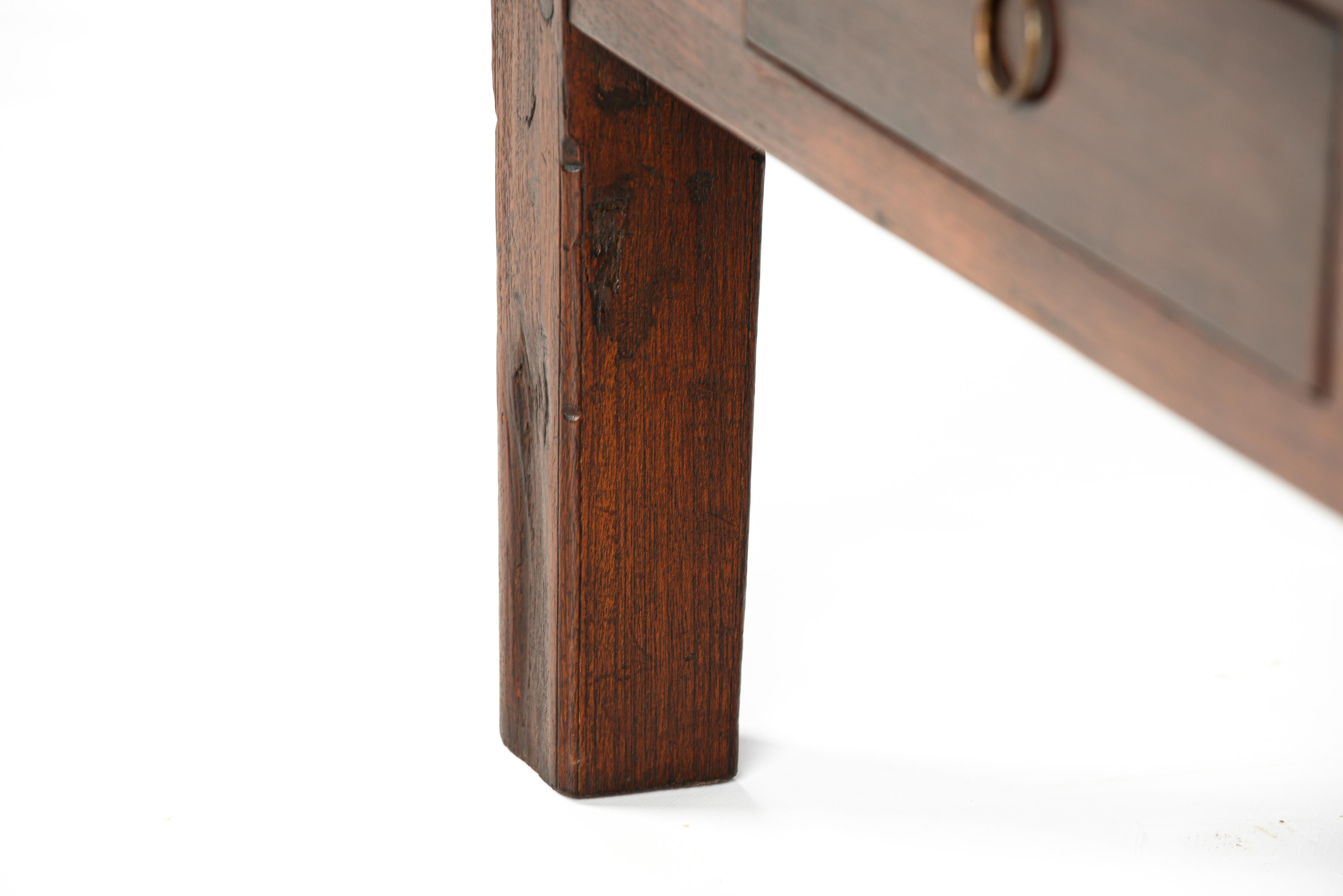 Antiquité convertie 19ème siècle Dutch Colonial Teck Warm Brown Table à café en vente 7
