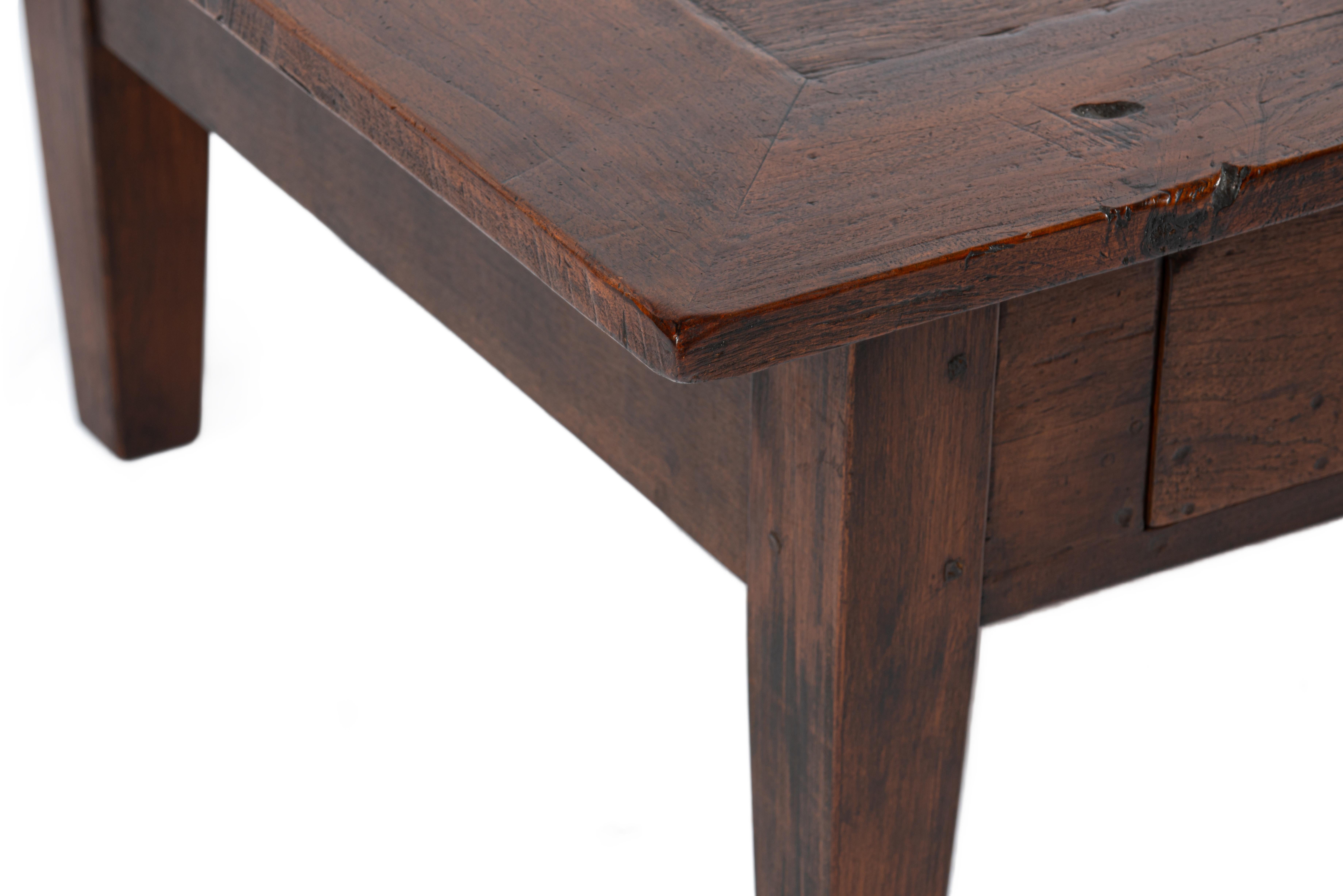 Antiquité convertie 19ème siècle Dutch Colonial Teck Warm Brown Large Coffee Table en vente 4