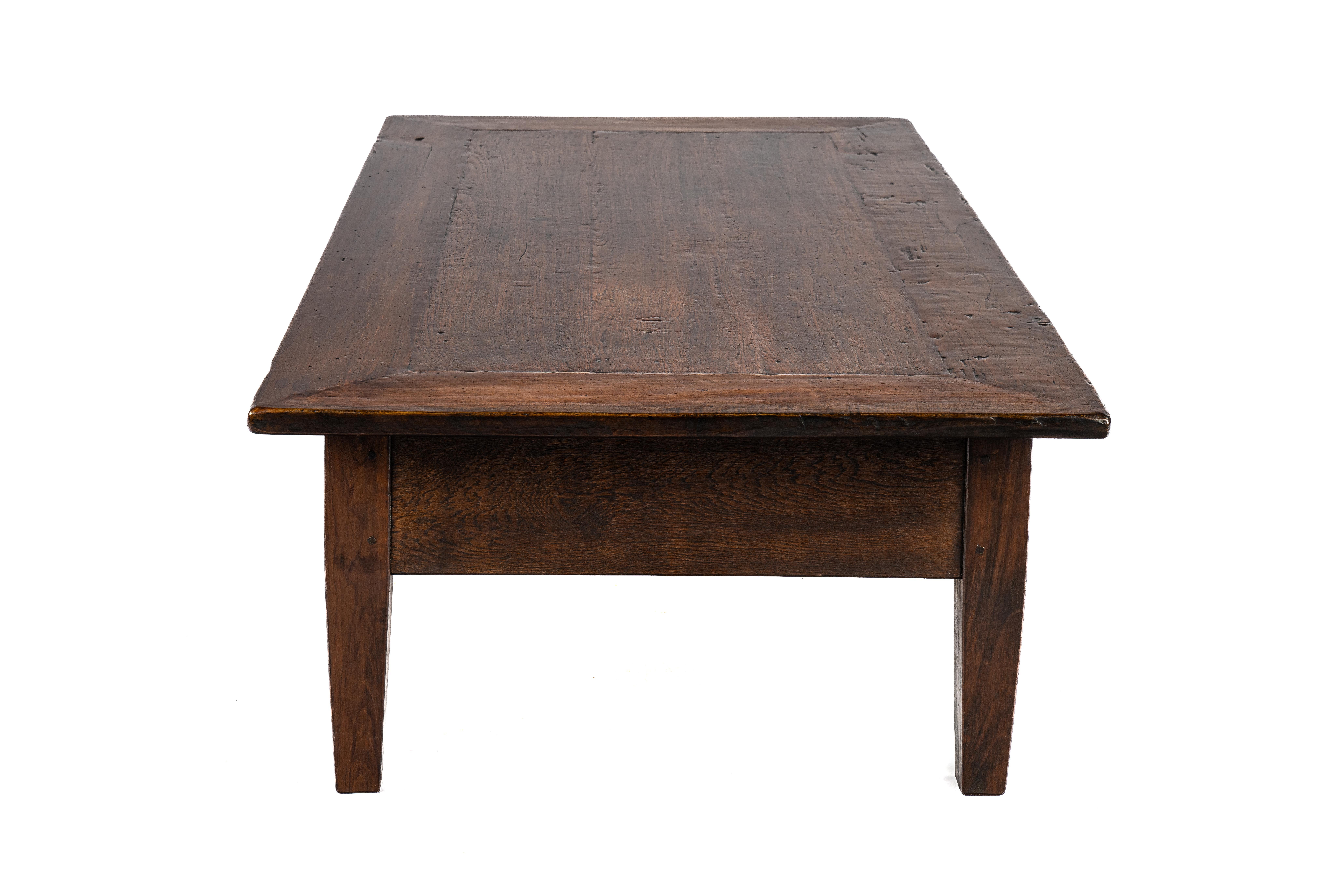 Antiquité convertie 19ème siècle Dutch Colonial Teck Warm Brown Large Coffee Table Bon état - En vente à Casteren, NL
