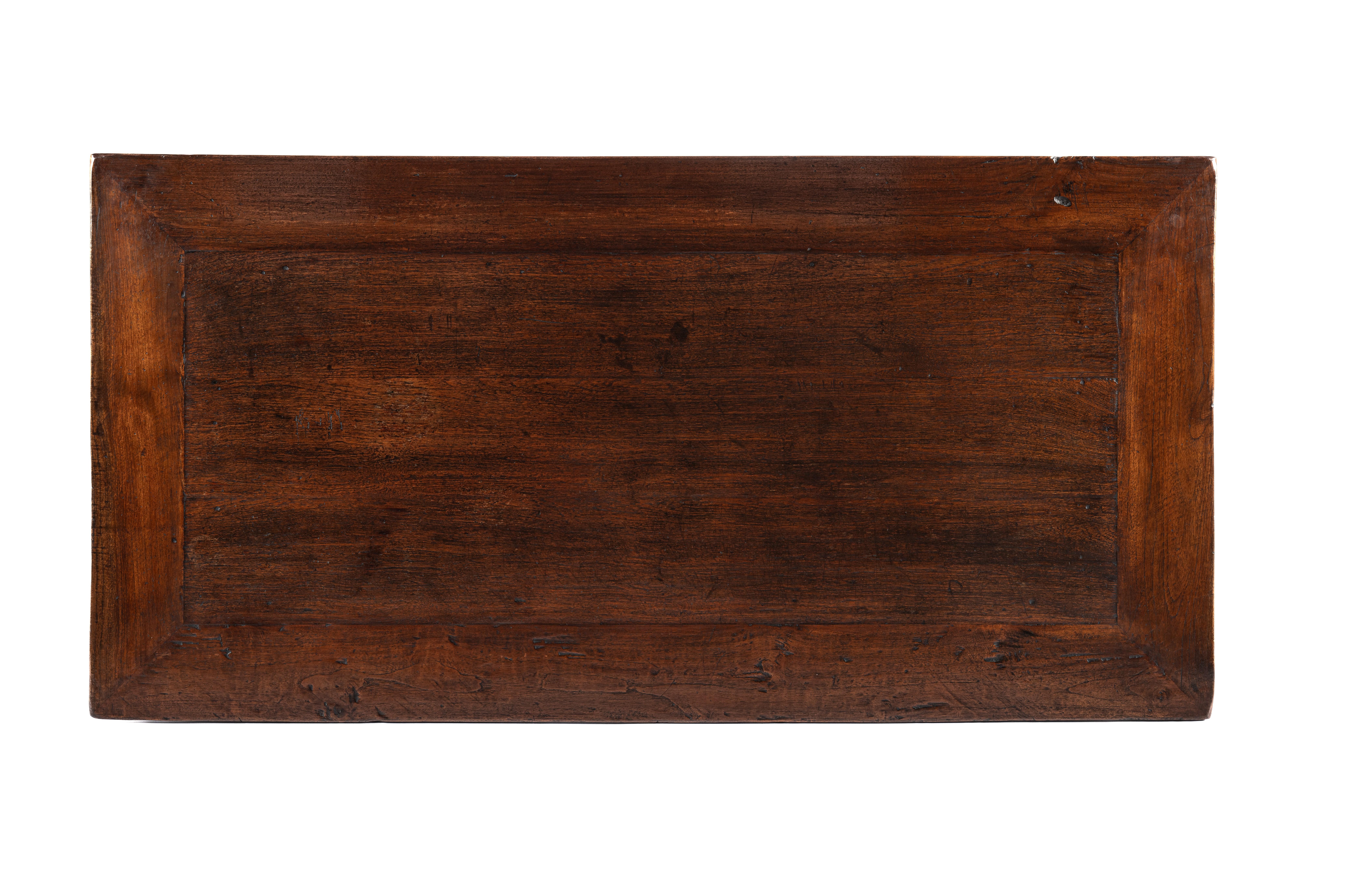 XIXe siècle Antiquité convertie 19ème siècle Dutch Colonial Teck Warm Brown Large Coffee Table en vente