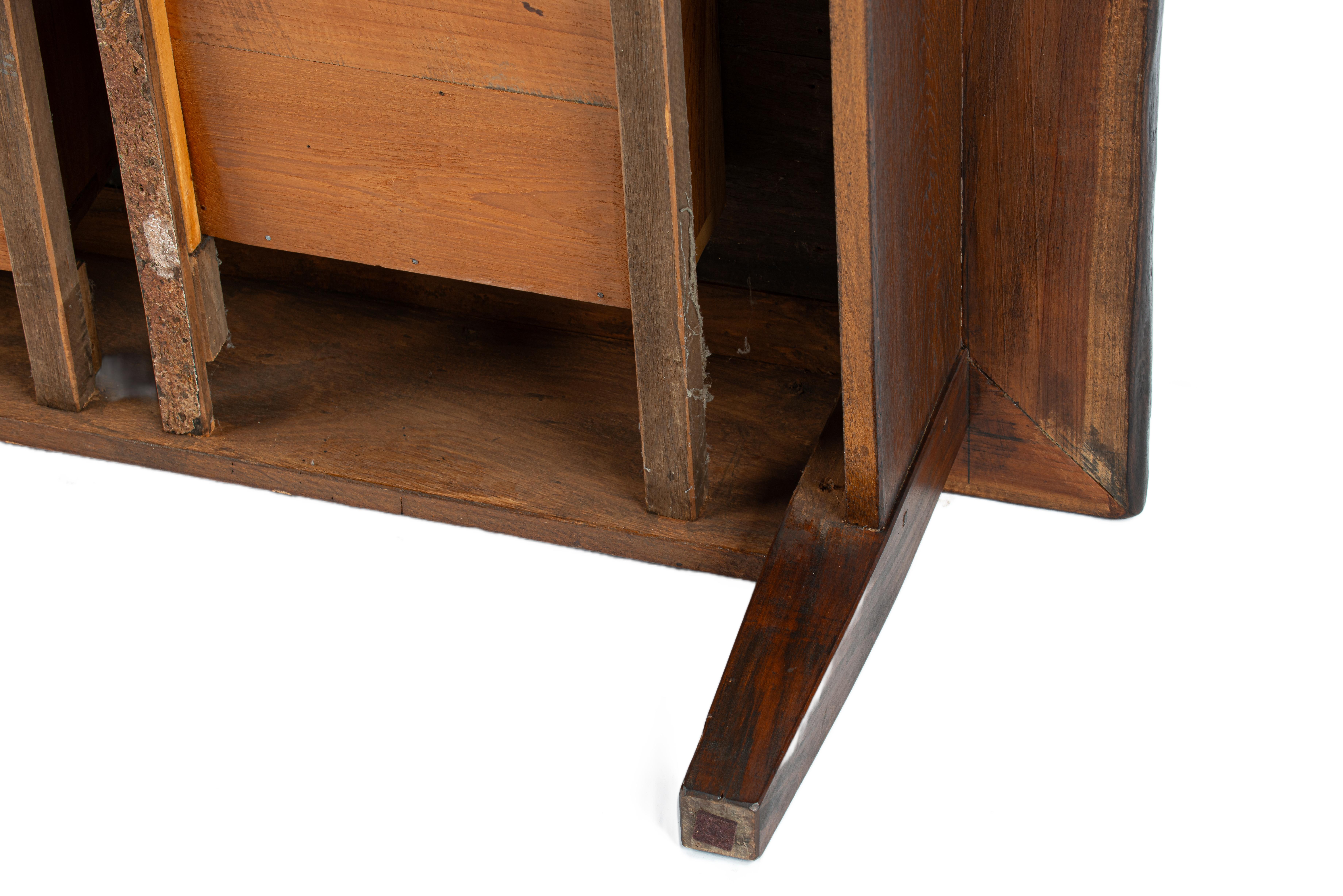 Antiquité convertie 19ème siècle Dutch Colonial Teck Warm Brown Large Coffee Table en vente 1