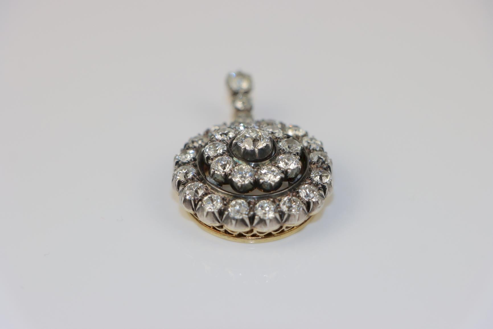 Taille mixte Broche pendentif ancienne convertible en platine avec diamants 4,70 carats en vente