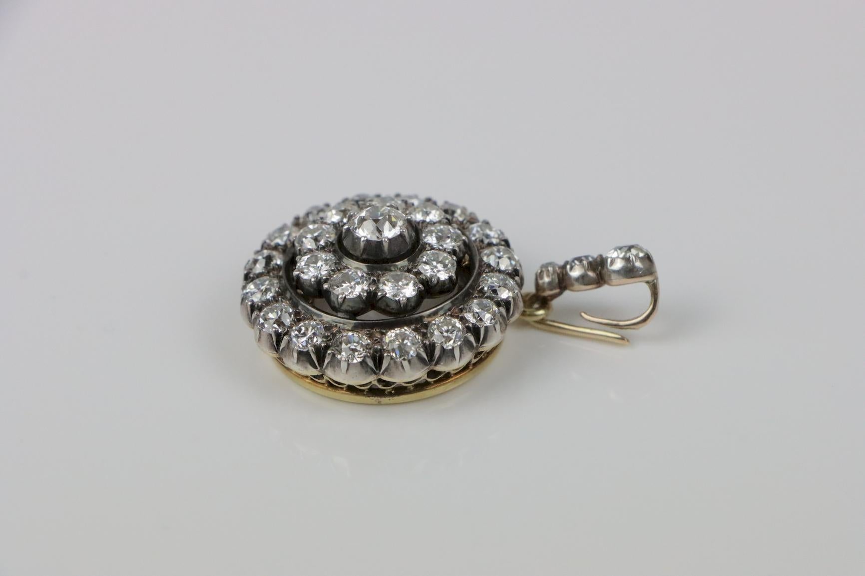 Women's or Men's Antique Convertible Platinum 4.70 Ct Diamond Pendant Brooch For Sale