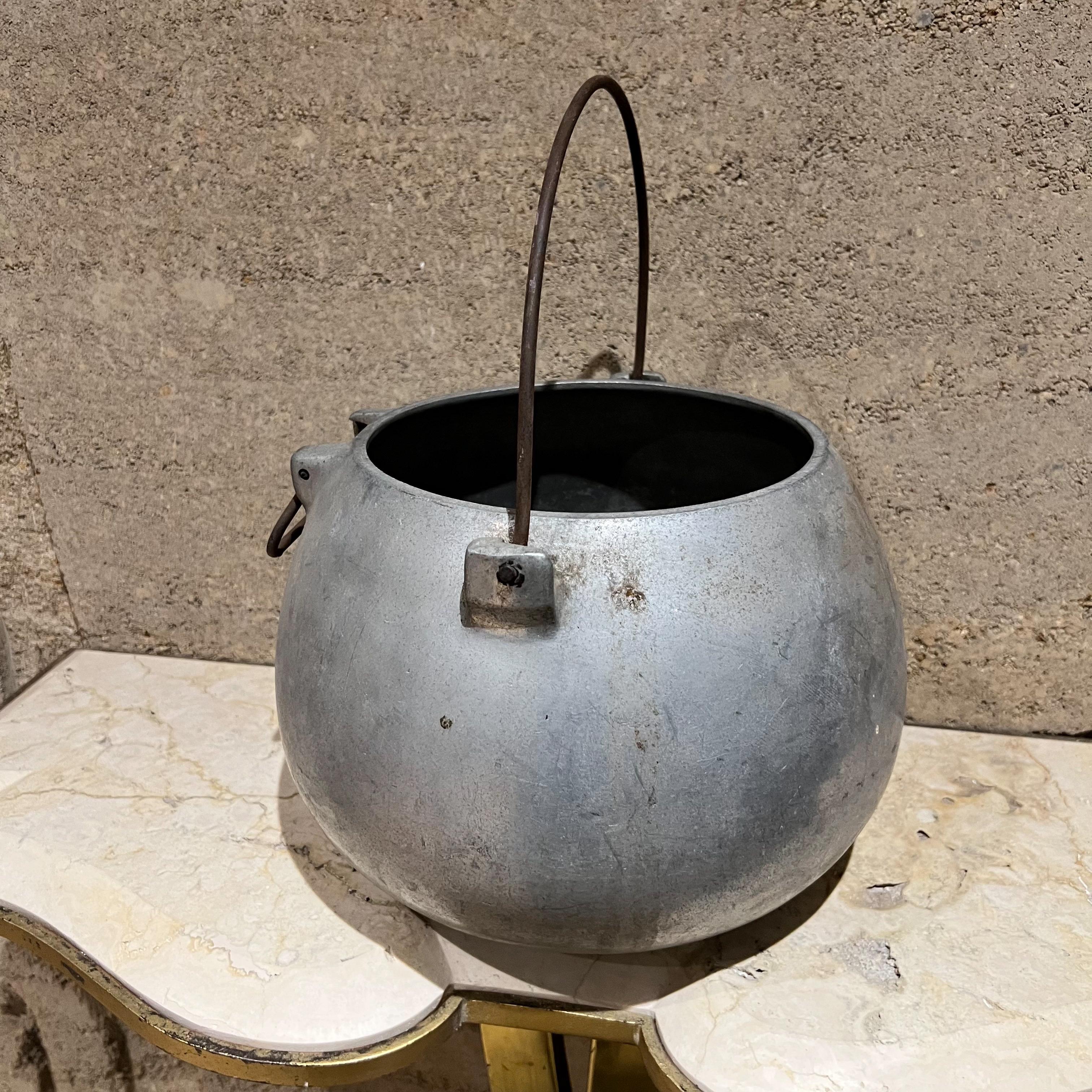 20ième siècle Marmite de cuisine antique Chaudron Bouilloire en vente