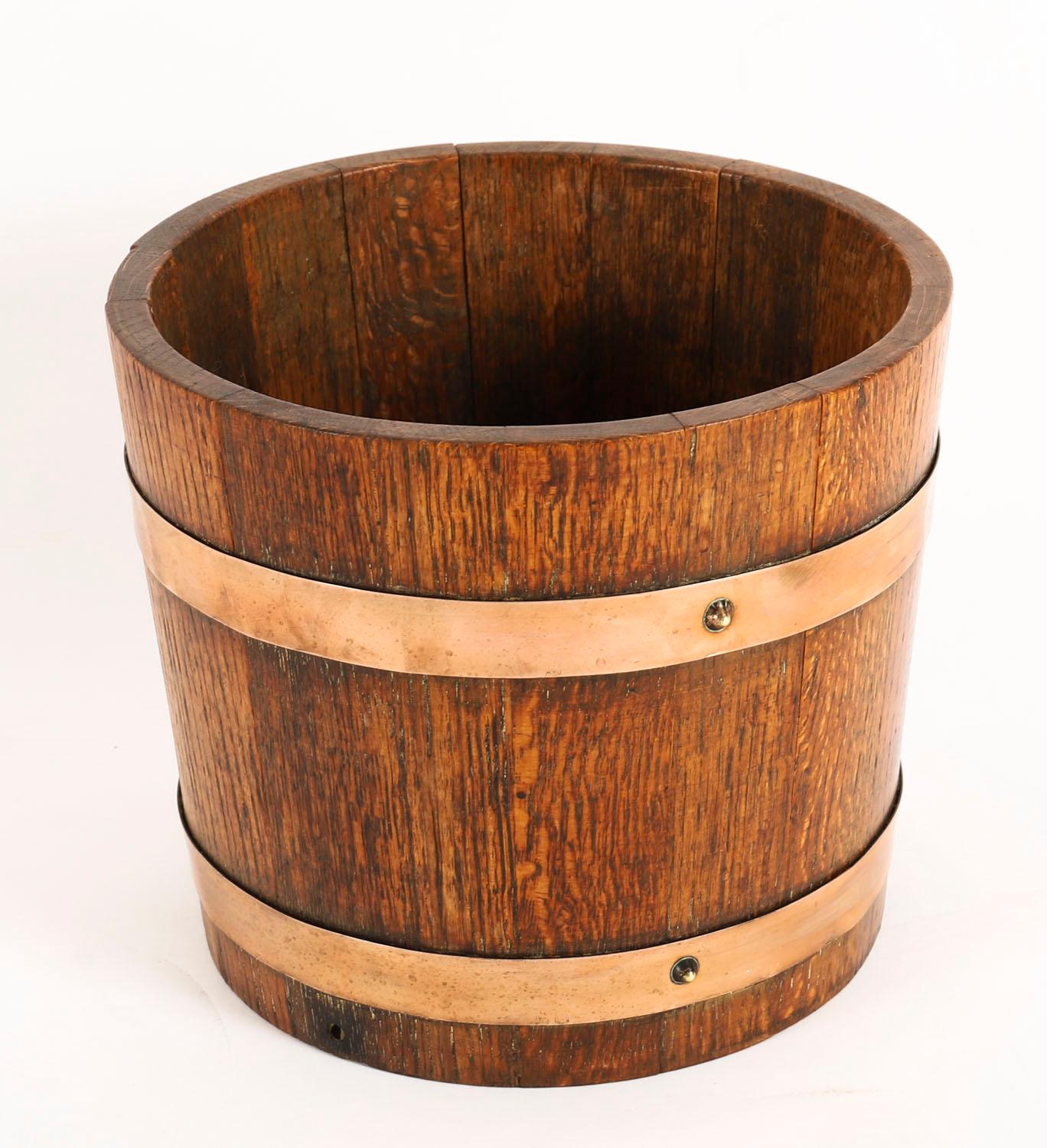 Ottone Antico Jardiniere in Oak Oak con bande di rame del XIX secolo in vendita