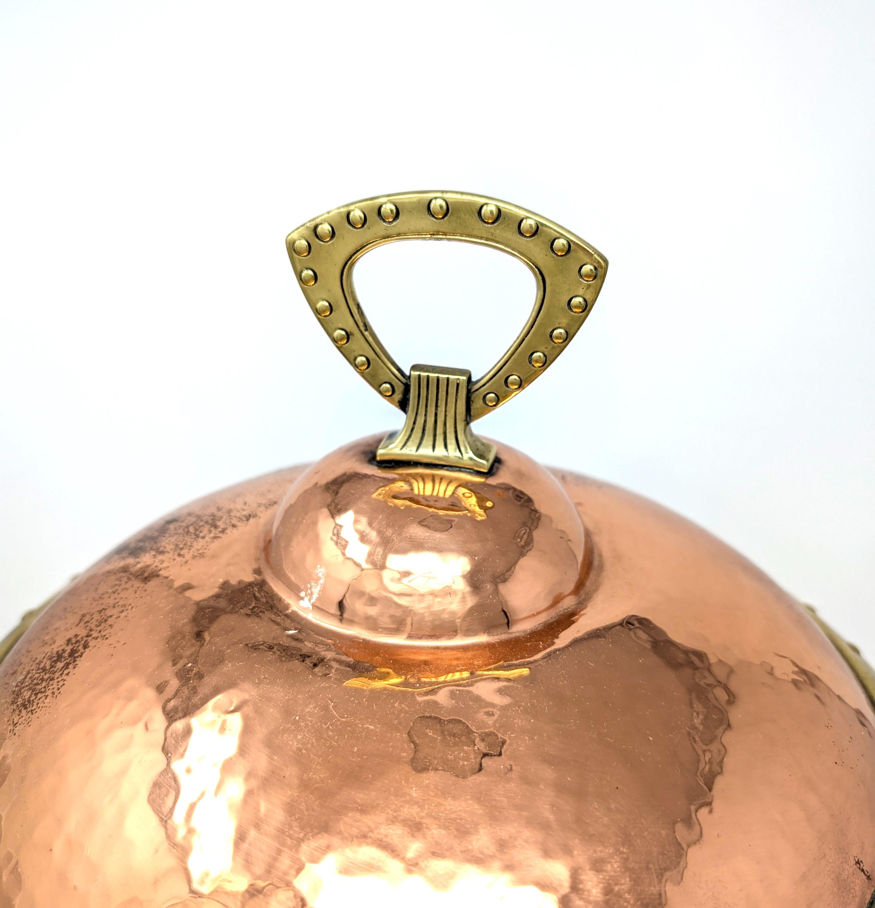 Patinato Antico refrigeratore di vino in rame e ottone Art Nouveau o secchiello per il ghiaccio WMF in vendita