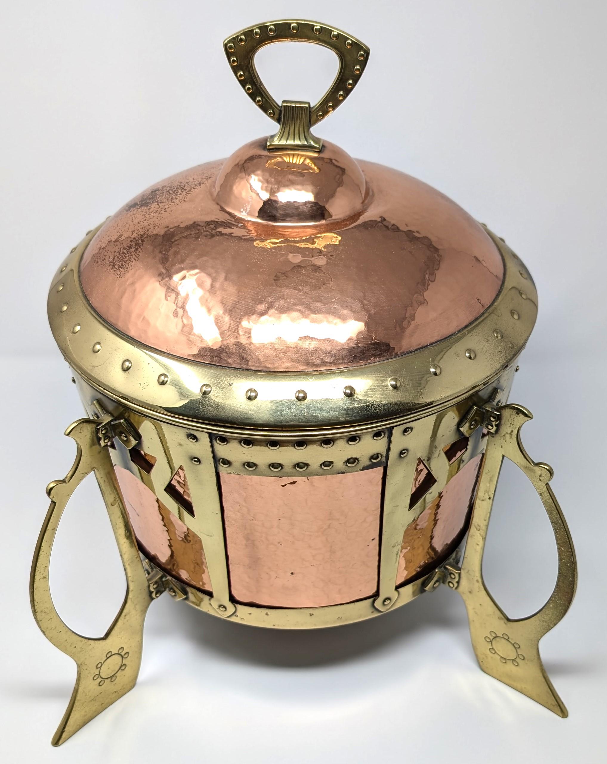 Antico refrigeratore di vino in rame e ottone Art Nouveau o secchiello per il ghiaccio WMF In condizioni buone in vendita a Greer, SC