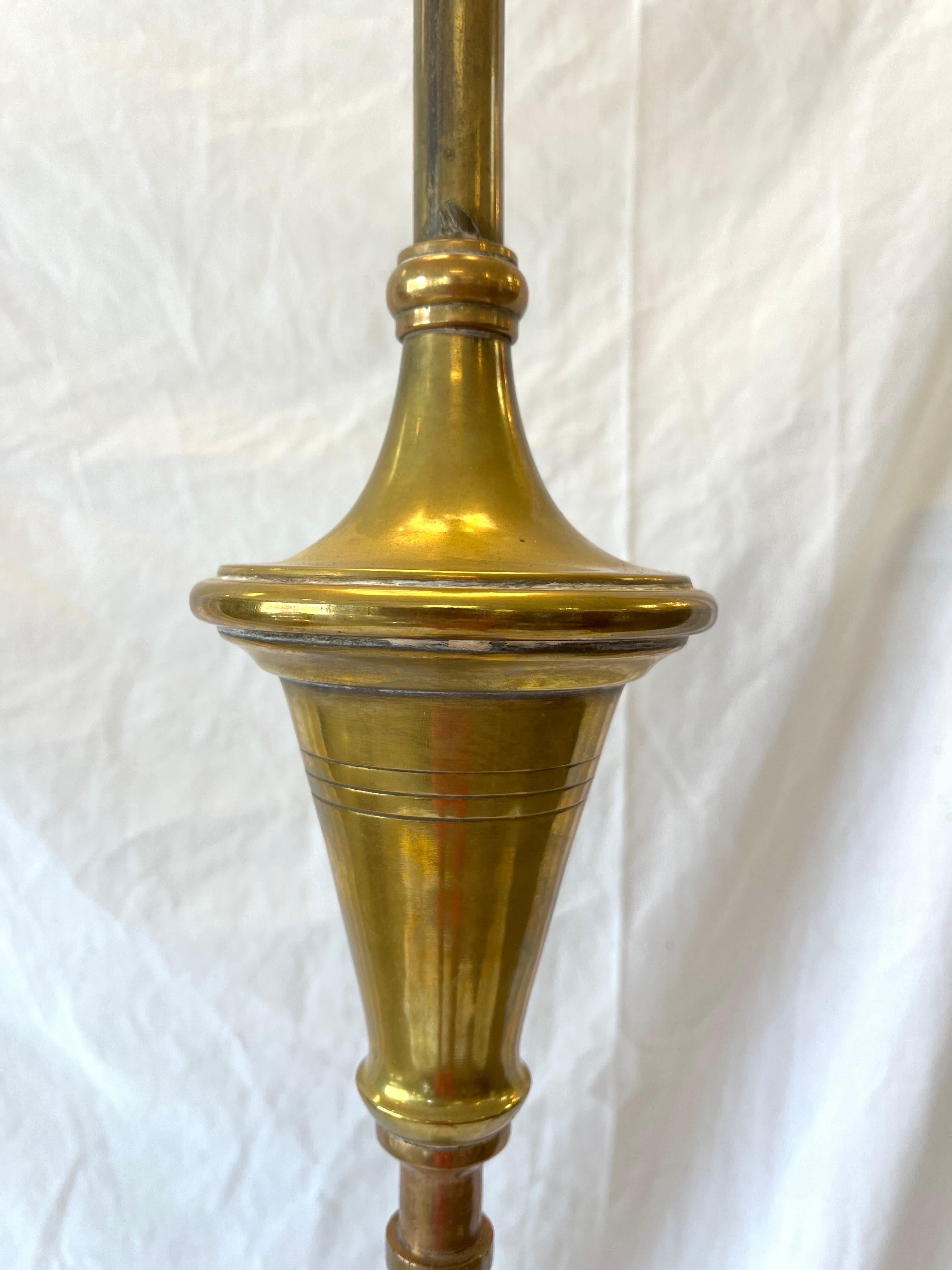 Antike handgefertigte Stehlampe aus Kupfer und Messing, gemischtes Metall, verschnörkelter maurischer Stil (Islamisch) im Angebot