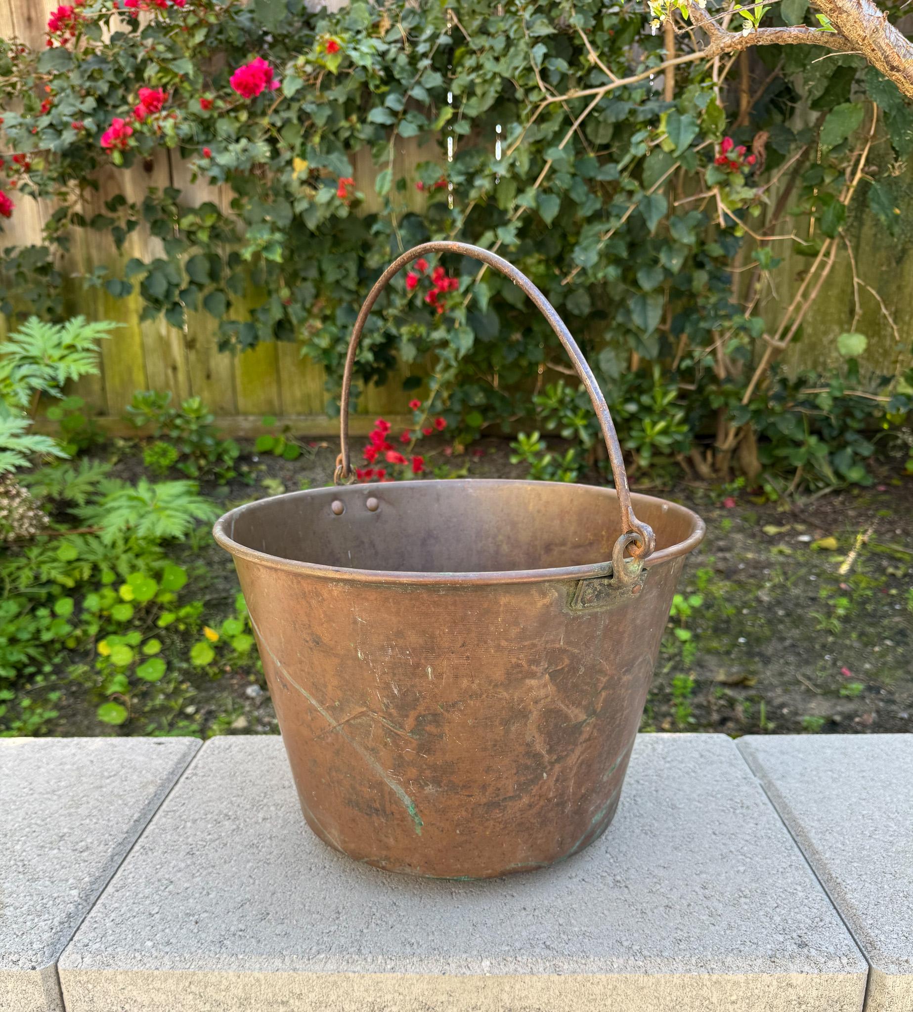Antiguo cubo de cobre con asa, Estados Unidos, Siglo XIX en venta 5
