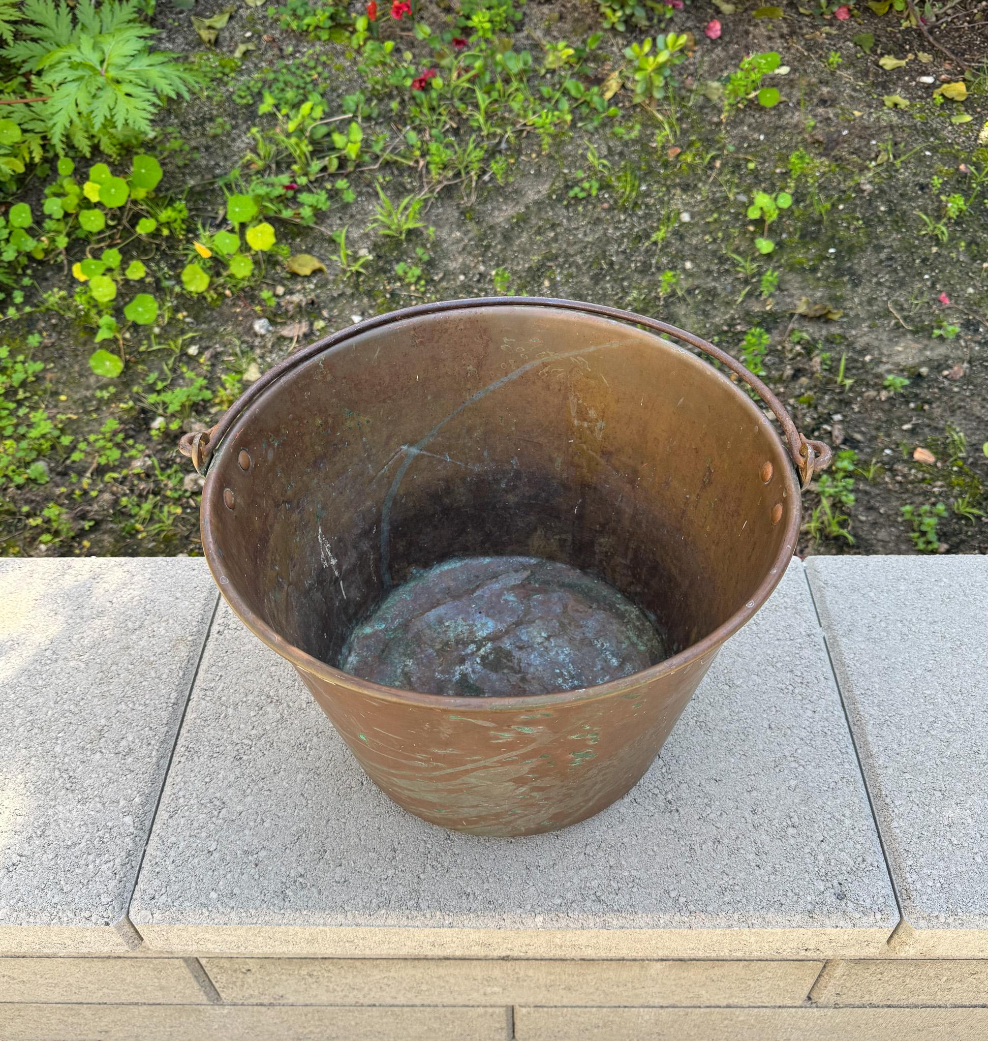 Antiguo cubo de cobre con asa, Estados Unidos, Siglo XIX en venta 6