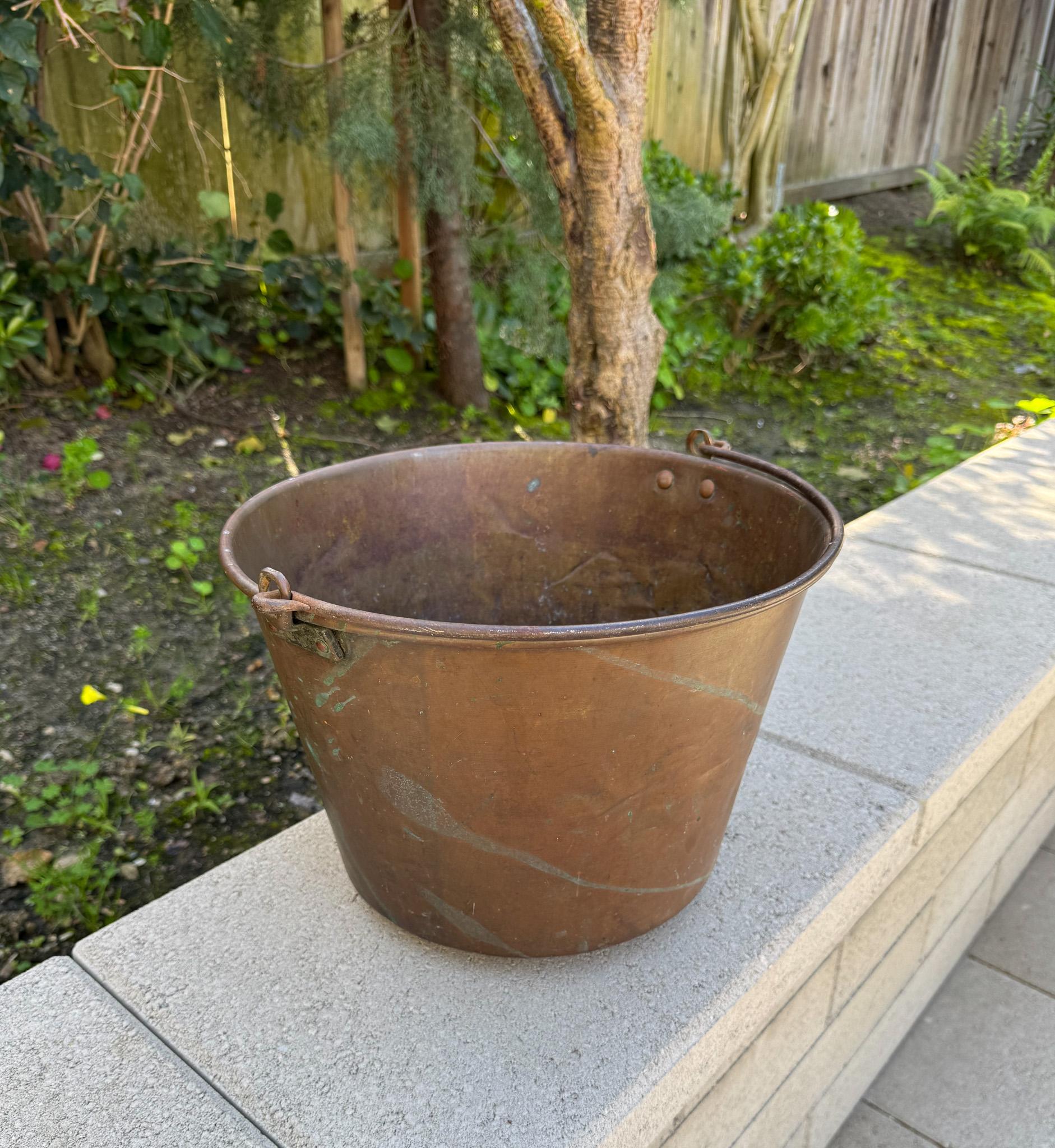 Antiguo cubo de cobre con asa, Estados Unidos, Siglo XIX en venta 12