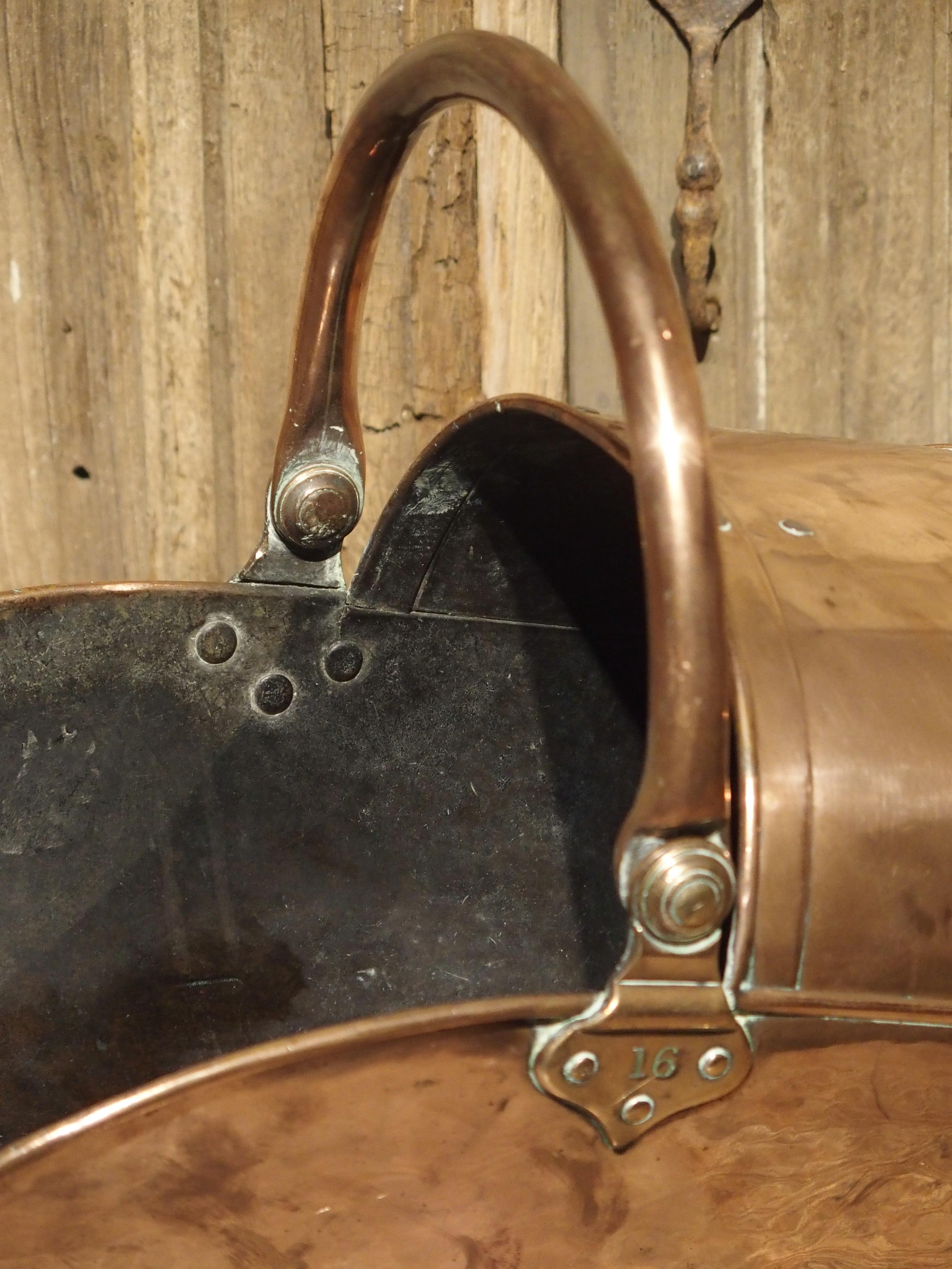 Antique Copper Coal Scuttle from England, circa 1885 In Good Condition In Dallas, TX
