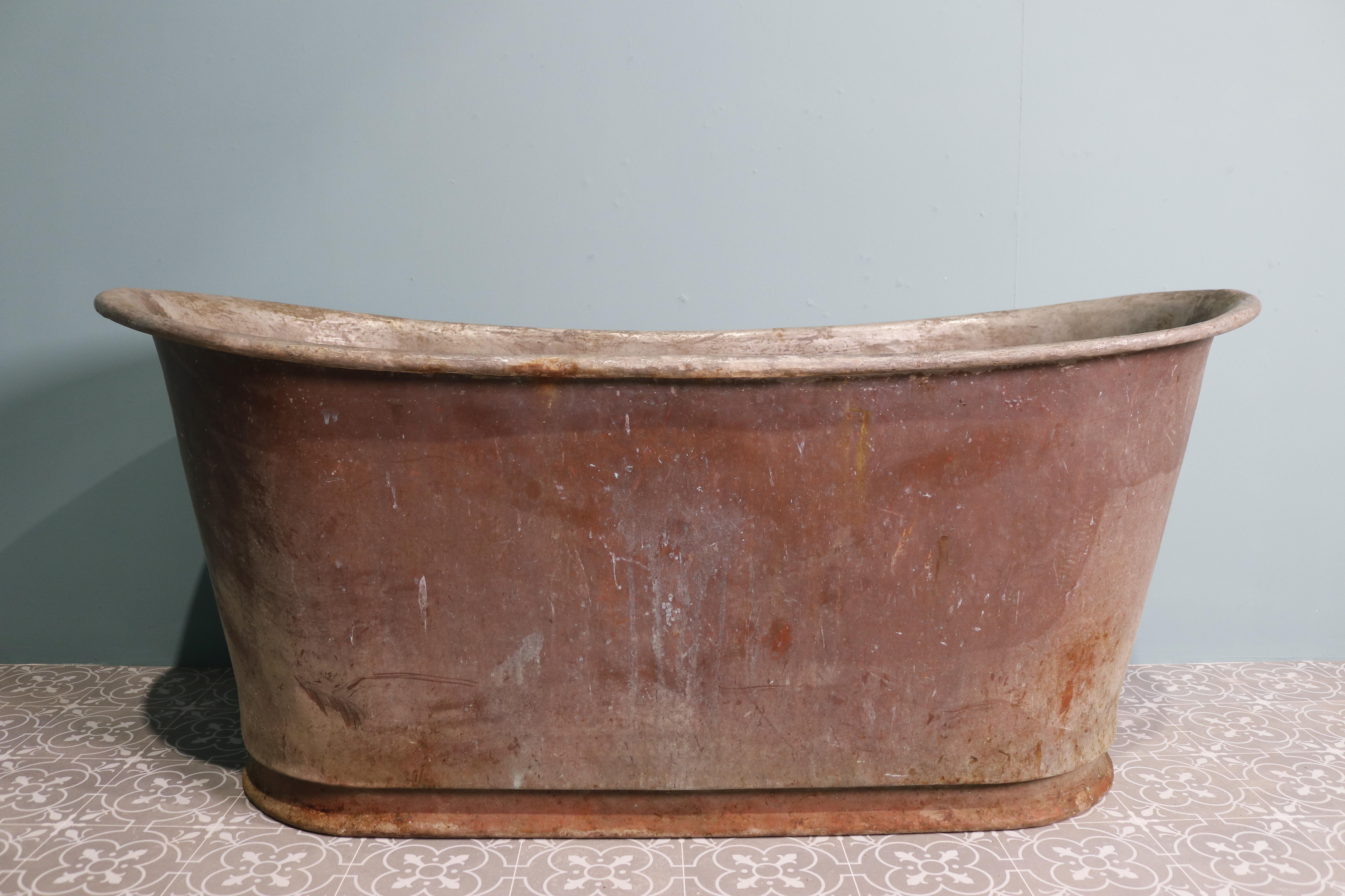 Antique Copper Double Ended Bath In Good Condition For Sale In Wormelow, Herefordshire