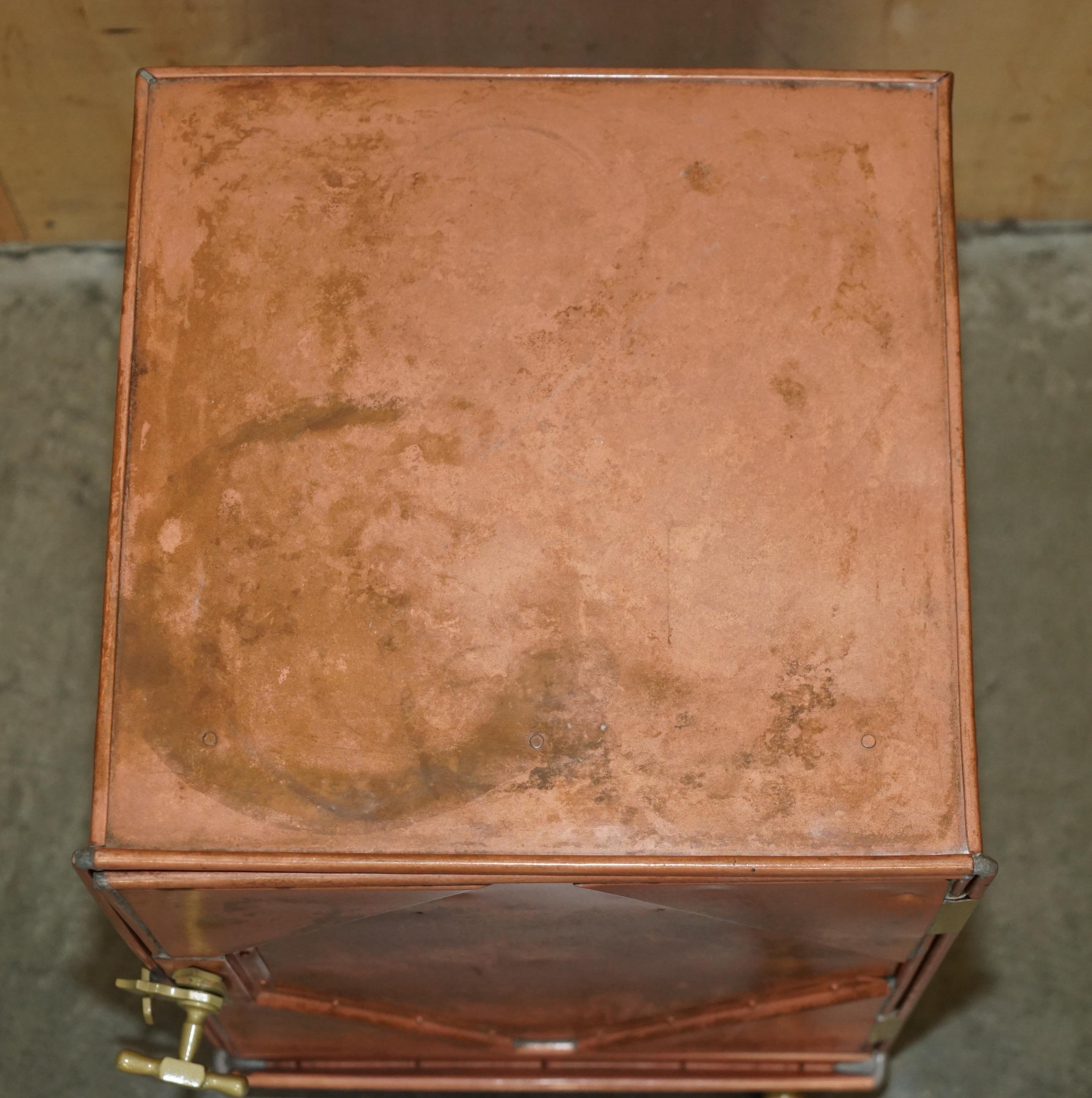 Art déco ANTIQUE FAUTEUIL EN CUIVRE IDEAL COOL LAMPES DE COUVERTURE OU DE CÔTÉ TABLE WiNE A VOIR ABSOLUMENT !!! en vente