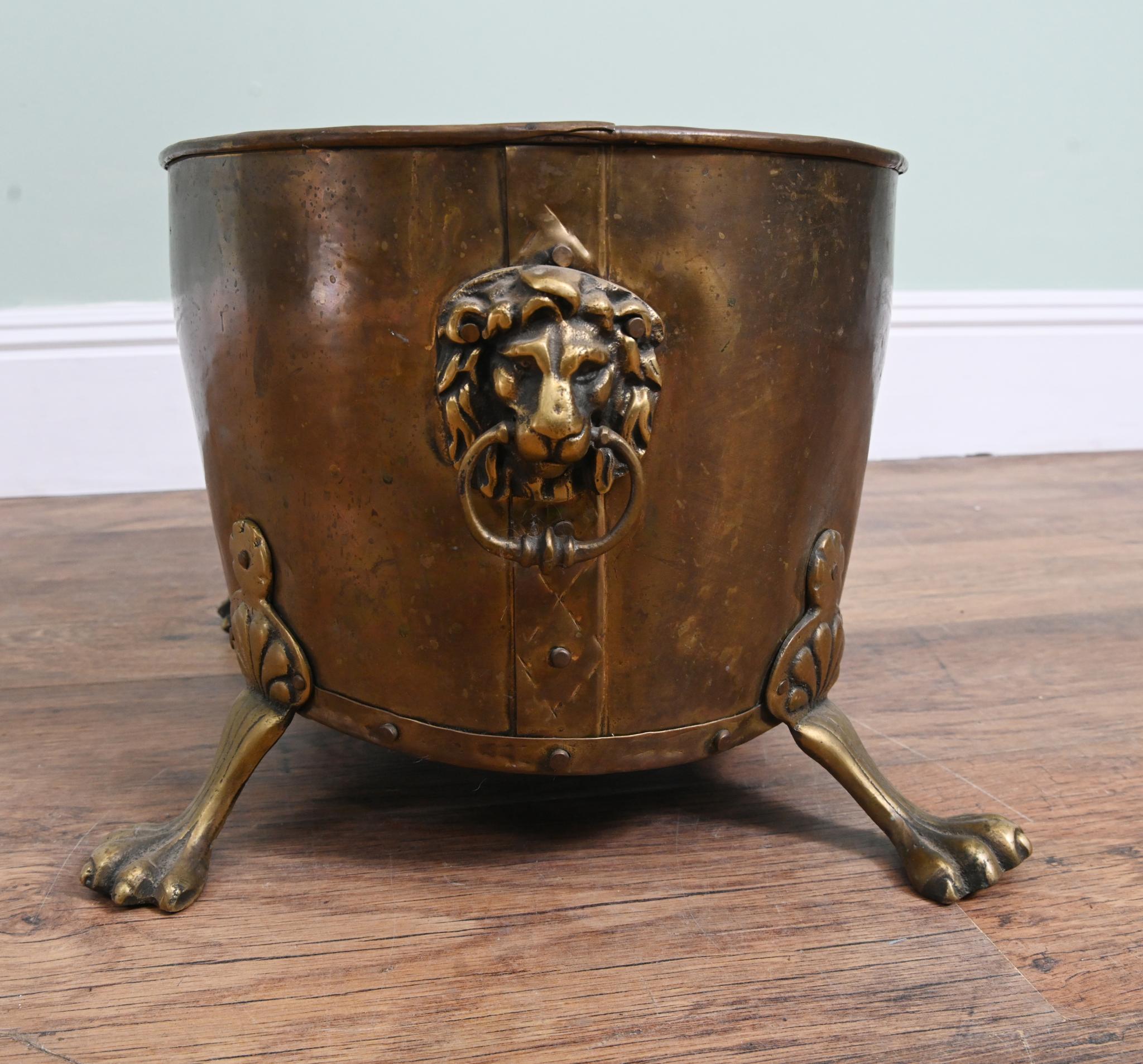 Recipiente de cobre antiguo para troncos Jardinera de latón en Bueno estado para la venta en Potters Bar, GB