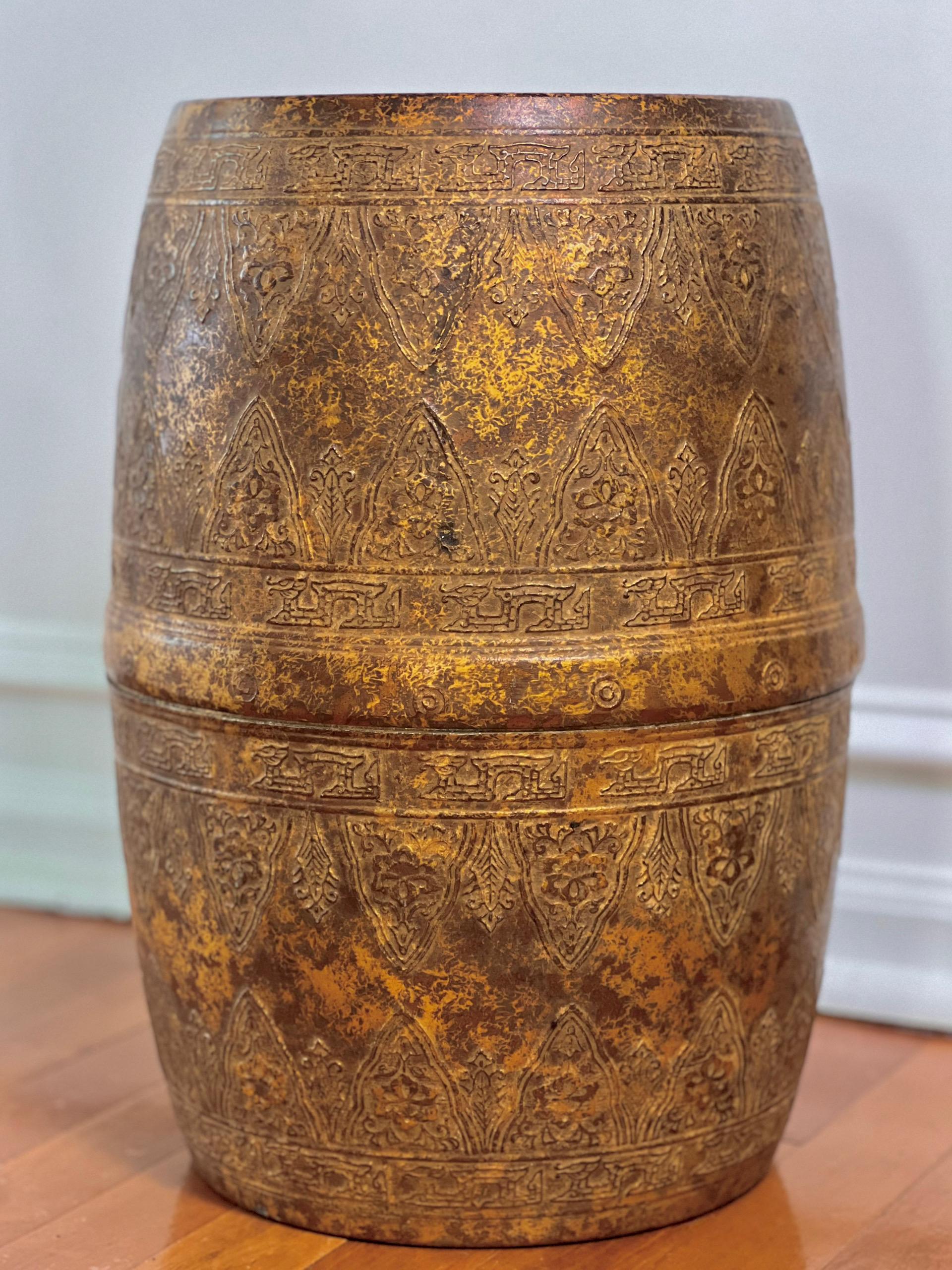 Table ou tabouret de jardin marocain en cuivre antique en vente 2