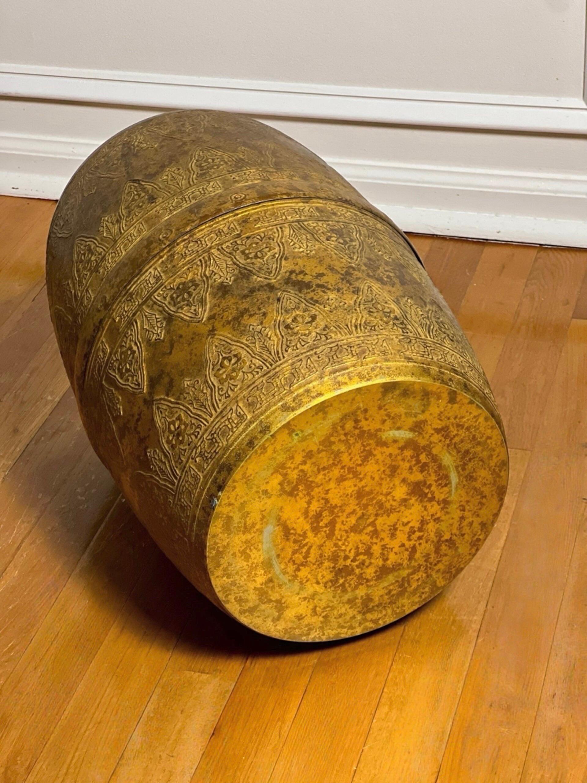 Table ou tabouret de jardin marocain en cuivre antique en vente 3