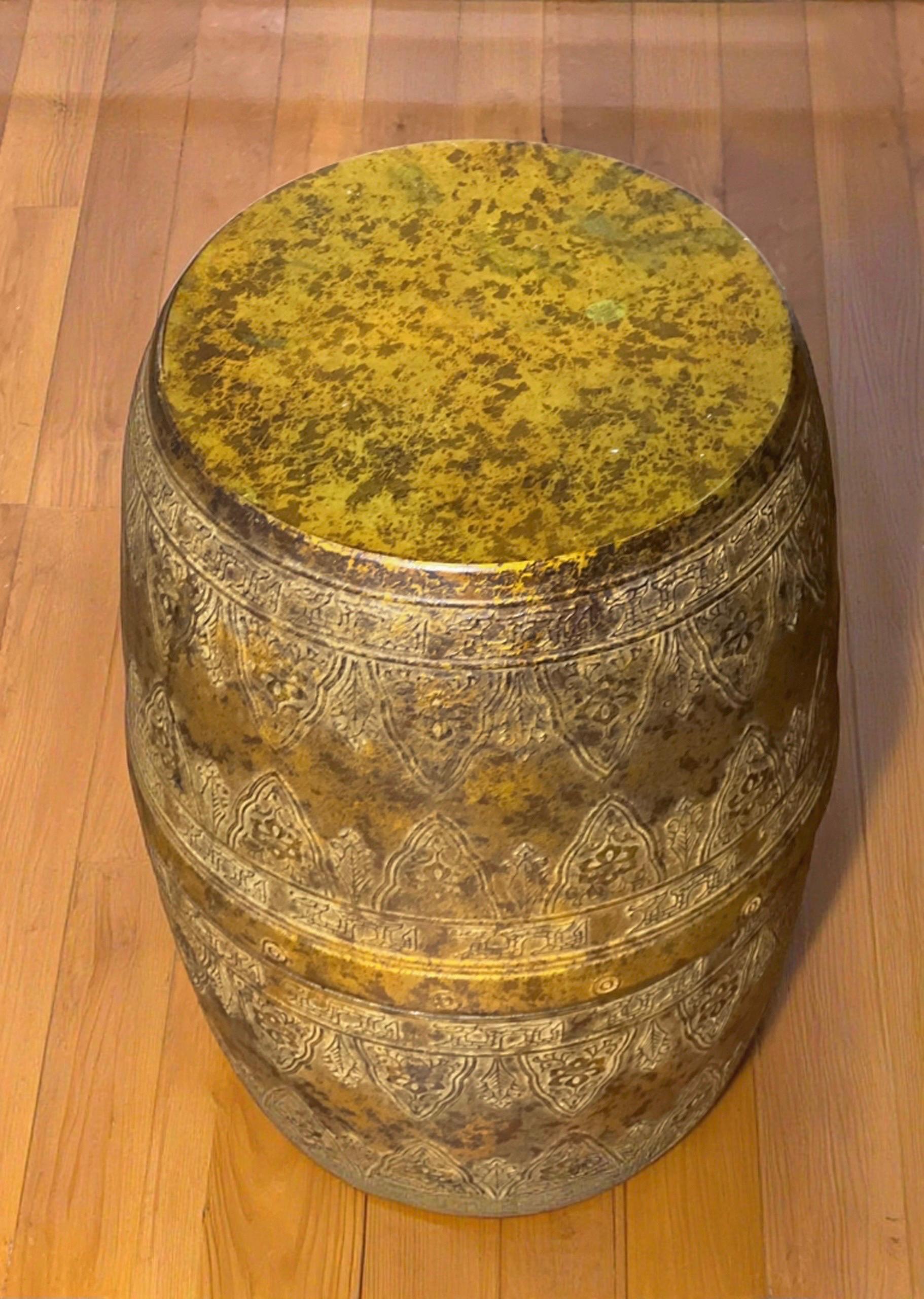 20ième siècle Table ou tabouret de jardin marocain en cuivre antique en vente