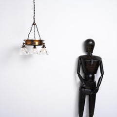 Lampadario ad anello in rame antico con paralumi in vetro Holophane prismatico di Gec