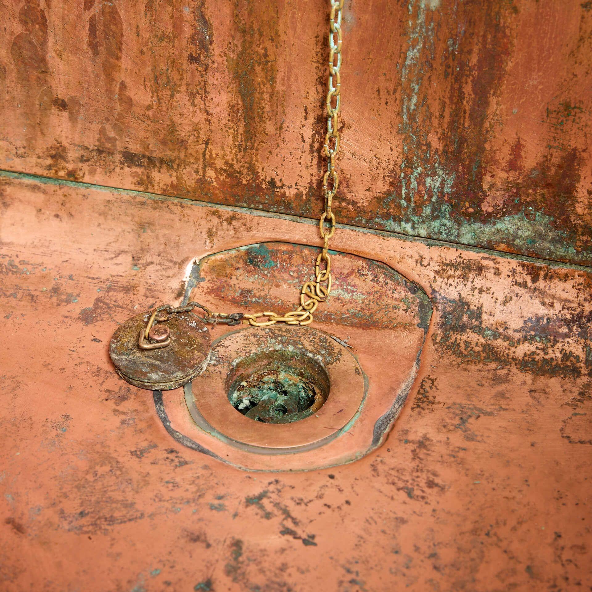19th Century Antique Copper Roll Top Bathtub For Sale