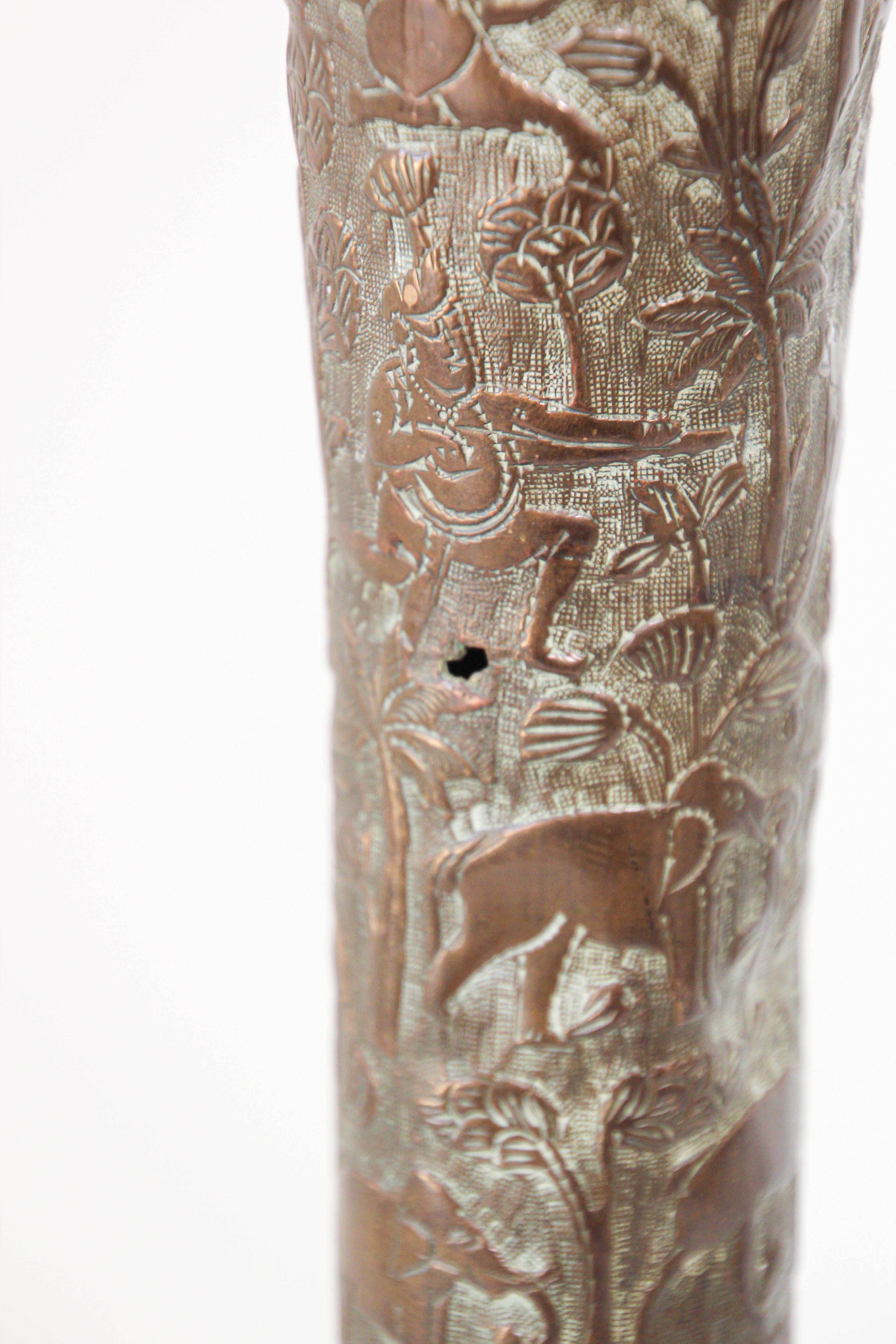 Antico vaso in rame con scene indù, XIX secolo in vendita 3