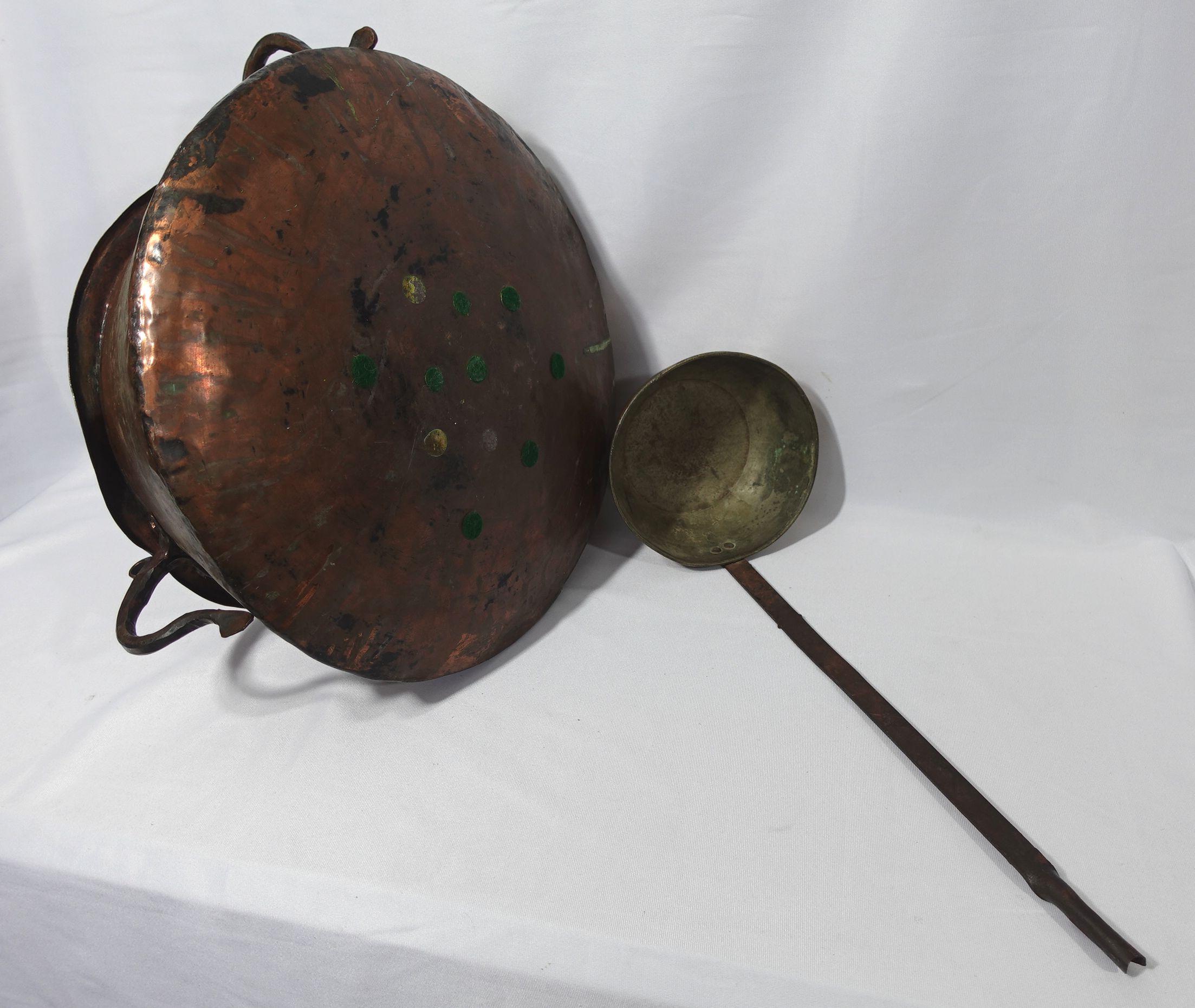 Antique Copper W/ 3 Forged Handle Cauldron and A Matching Copper Ladle, CO#004 For Sale 5