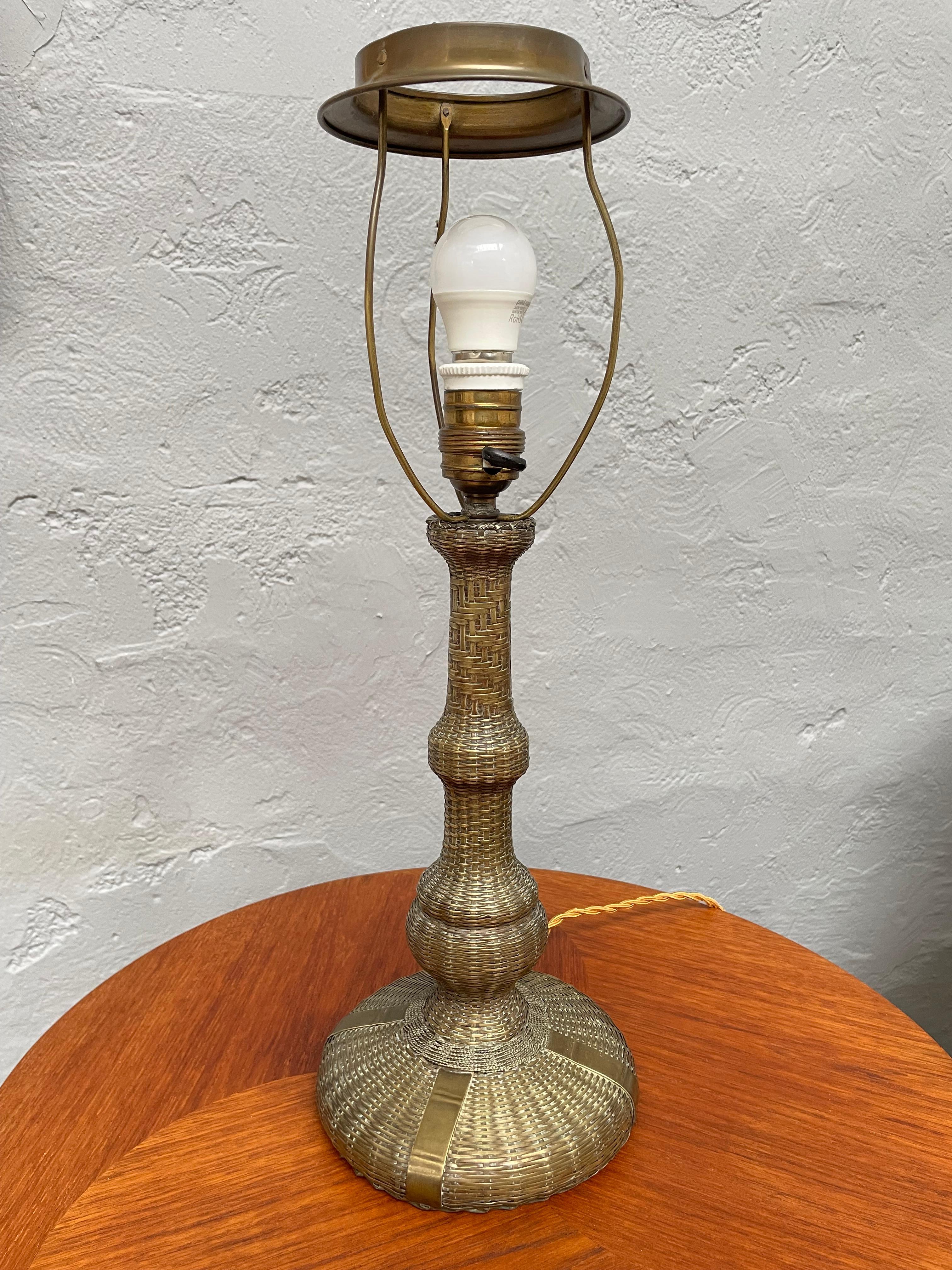 Antique Copper Wire Table Lamp From The 1920s en Bueno estado para la venta en Søborg, DK