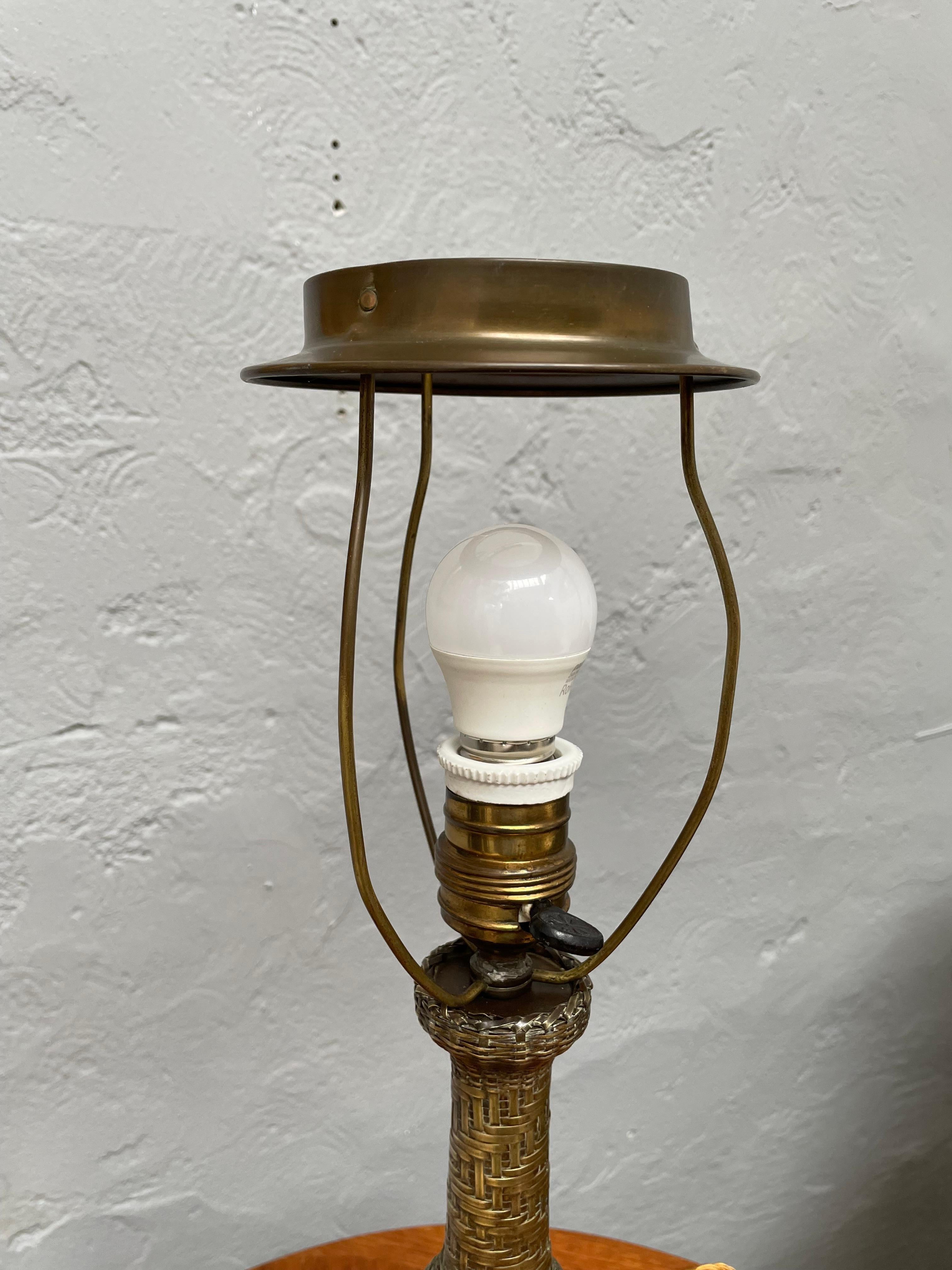 Antique Copper Wire Table Lamp From The 1920s Cobre en venta