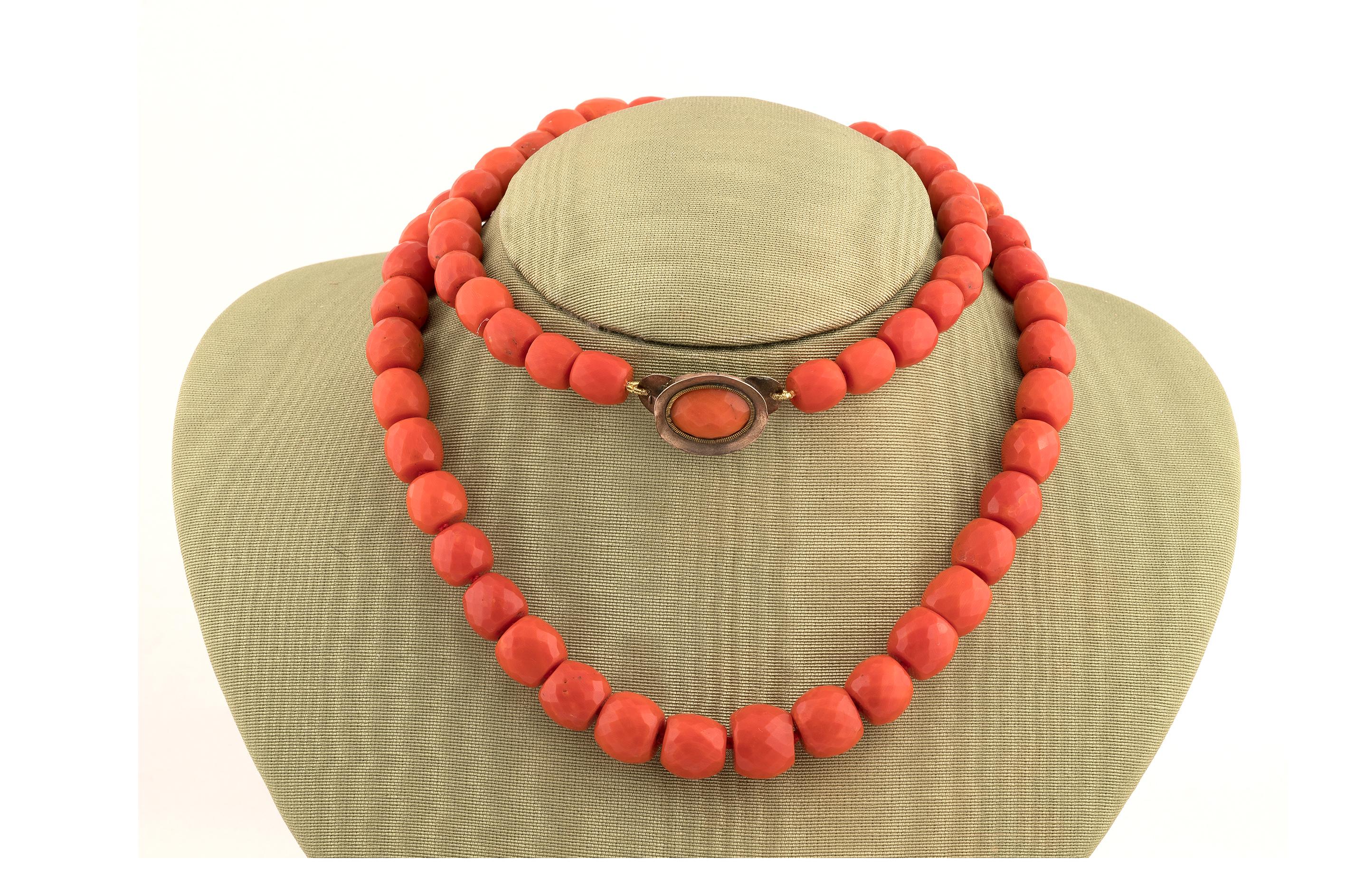 vintage coral bead necklace