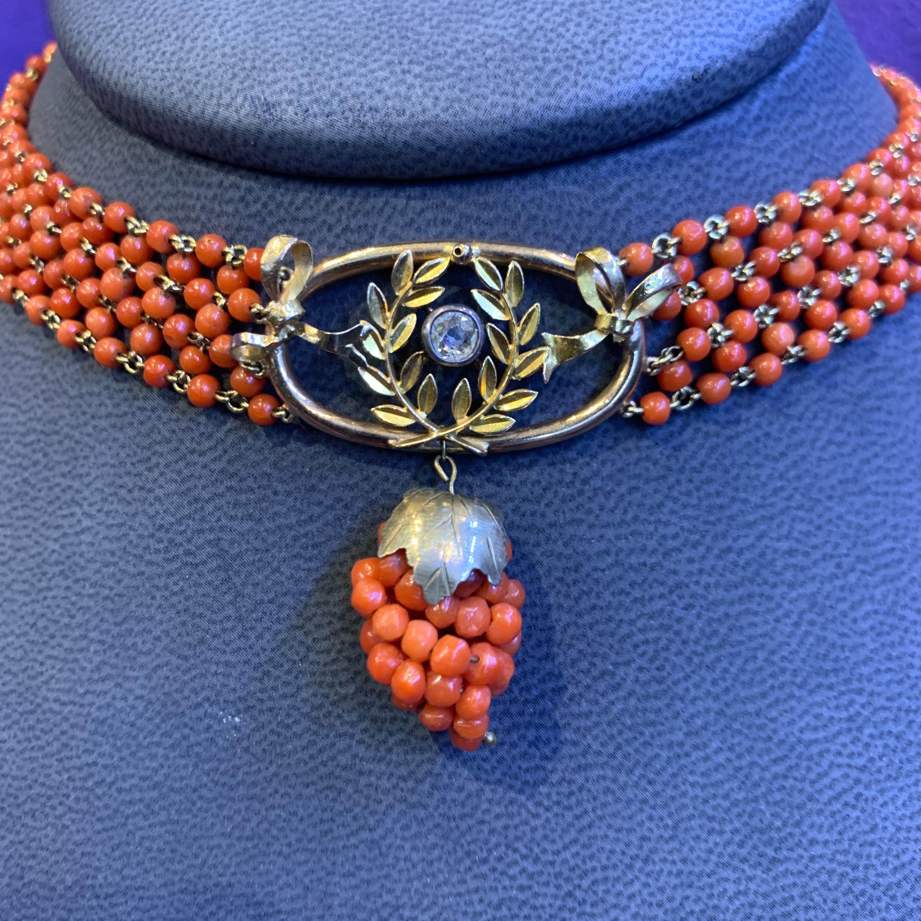 Antique Coral Choker In Excellent Condition For Sale In New York, NY