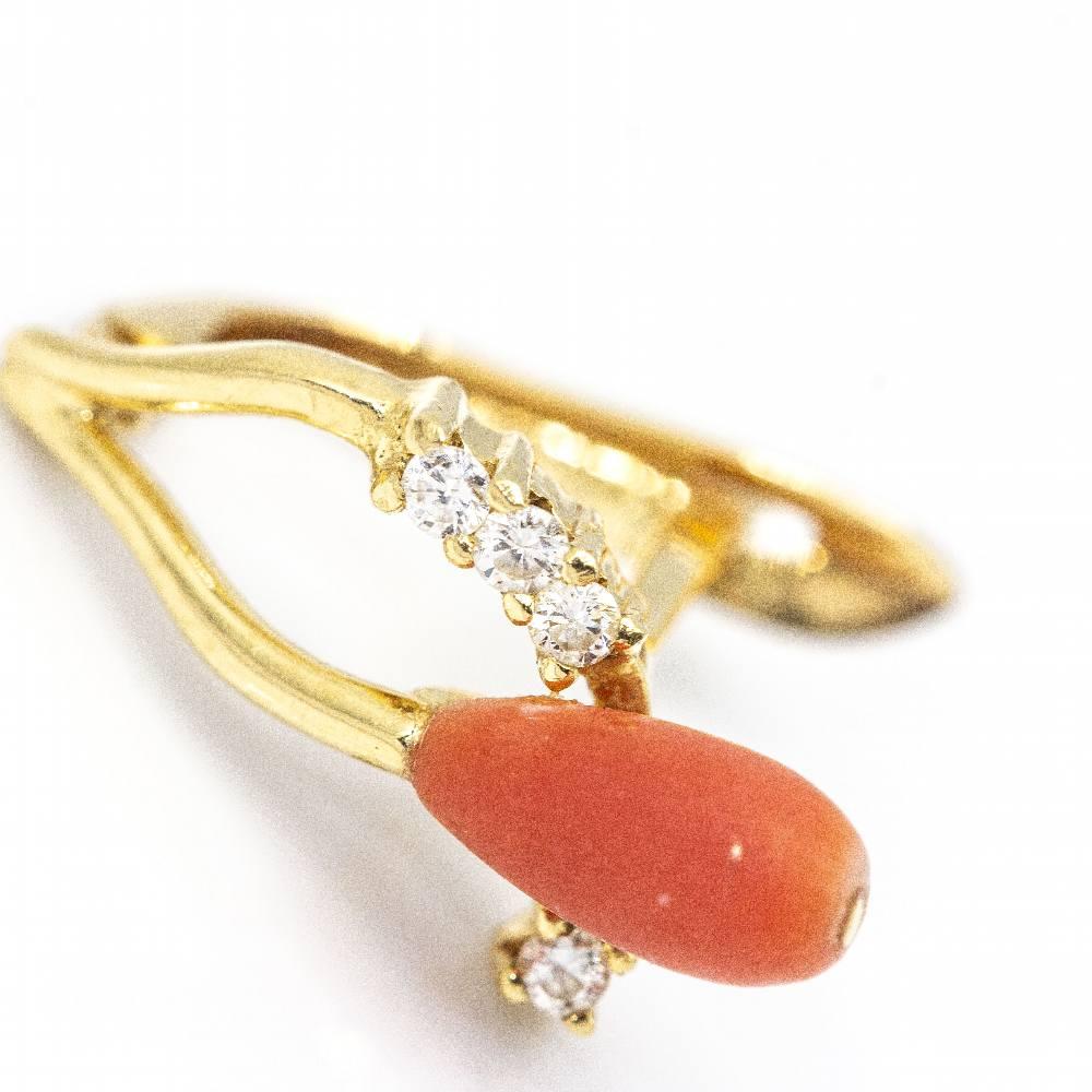 Antique Coral Earrings in Yellow Gold In Excellent Condition For Sale In BARCELONA, ES
