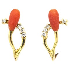 Vintage Coral Earrings in Yellow Gold