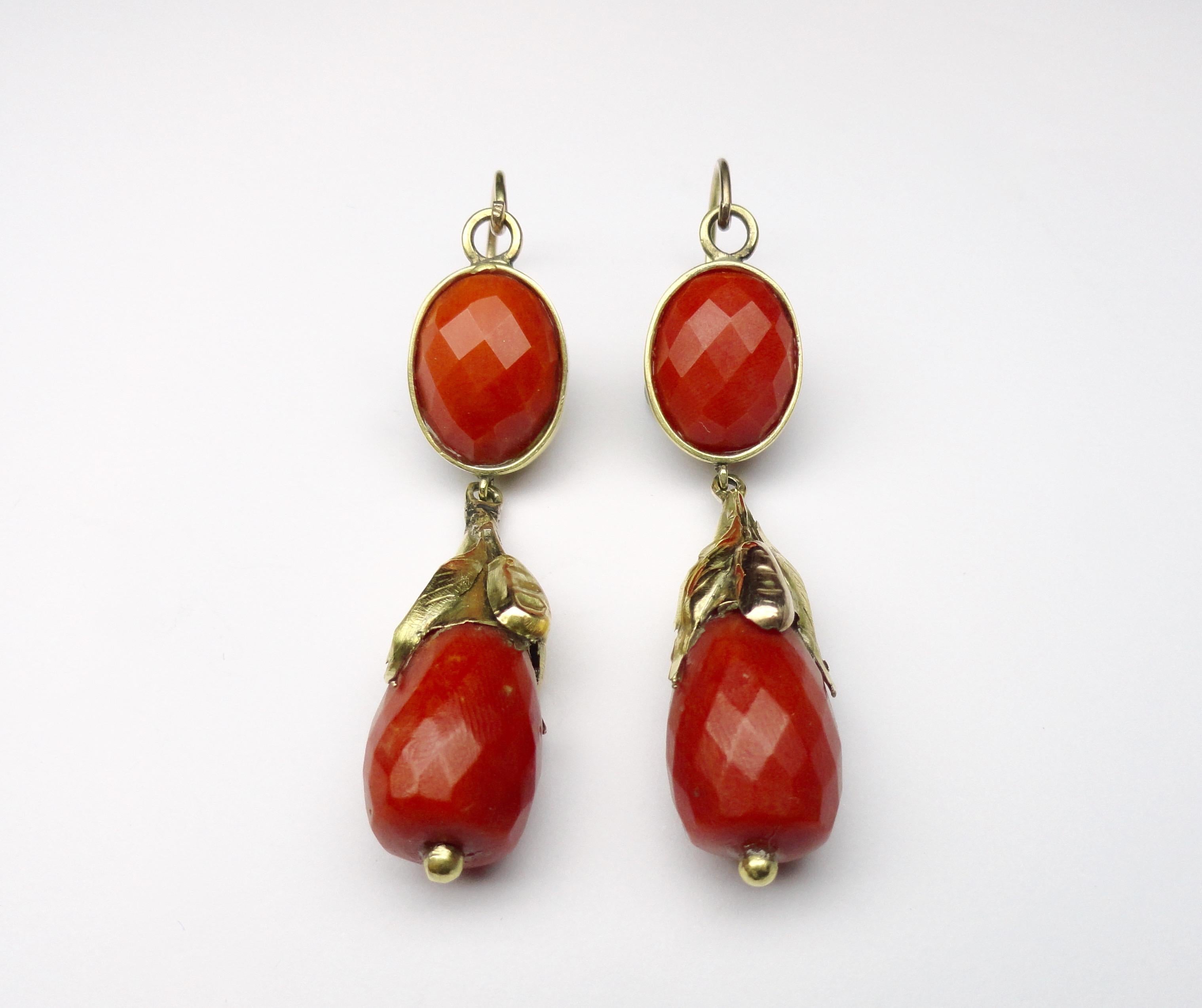 Antique Coral Pendant Earrings In Good Condition For Sale In Milano, MI