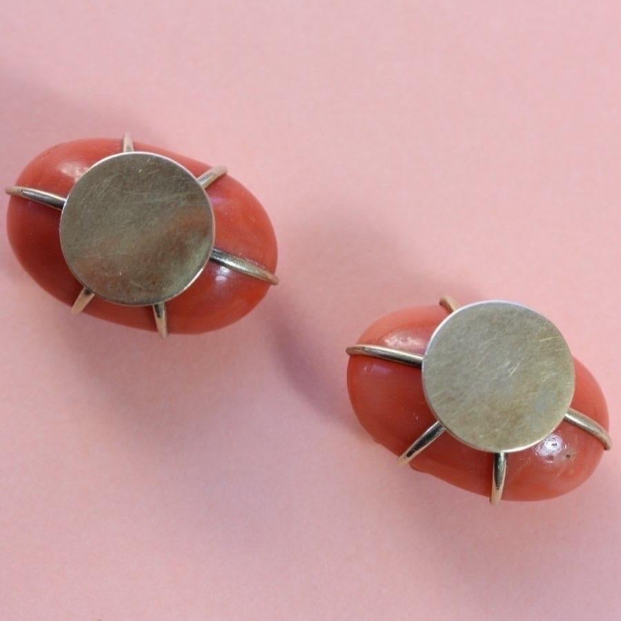 antique coral studs carved as scarabs In Good Condition In Amsterdam, NL