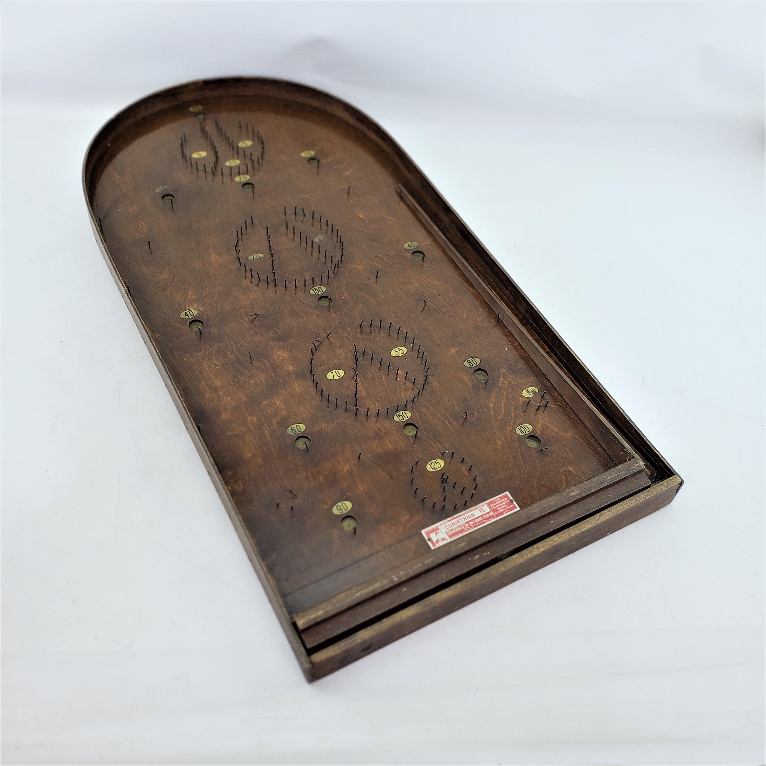 Antikes „Corinthisches 15“ Holz-Tischset mit Bagatelle-Karton-Spiel (Finnisch)