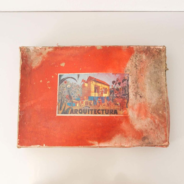 Antique cork construction game. By unknown manufacturer from Spain, circa 1930.

In original condition, with minor wear consistent with age and use, preserving a beautiful patina.
The box was water damaged some time