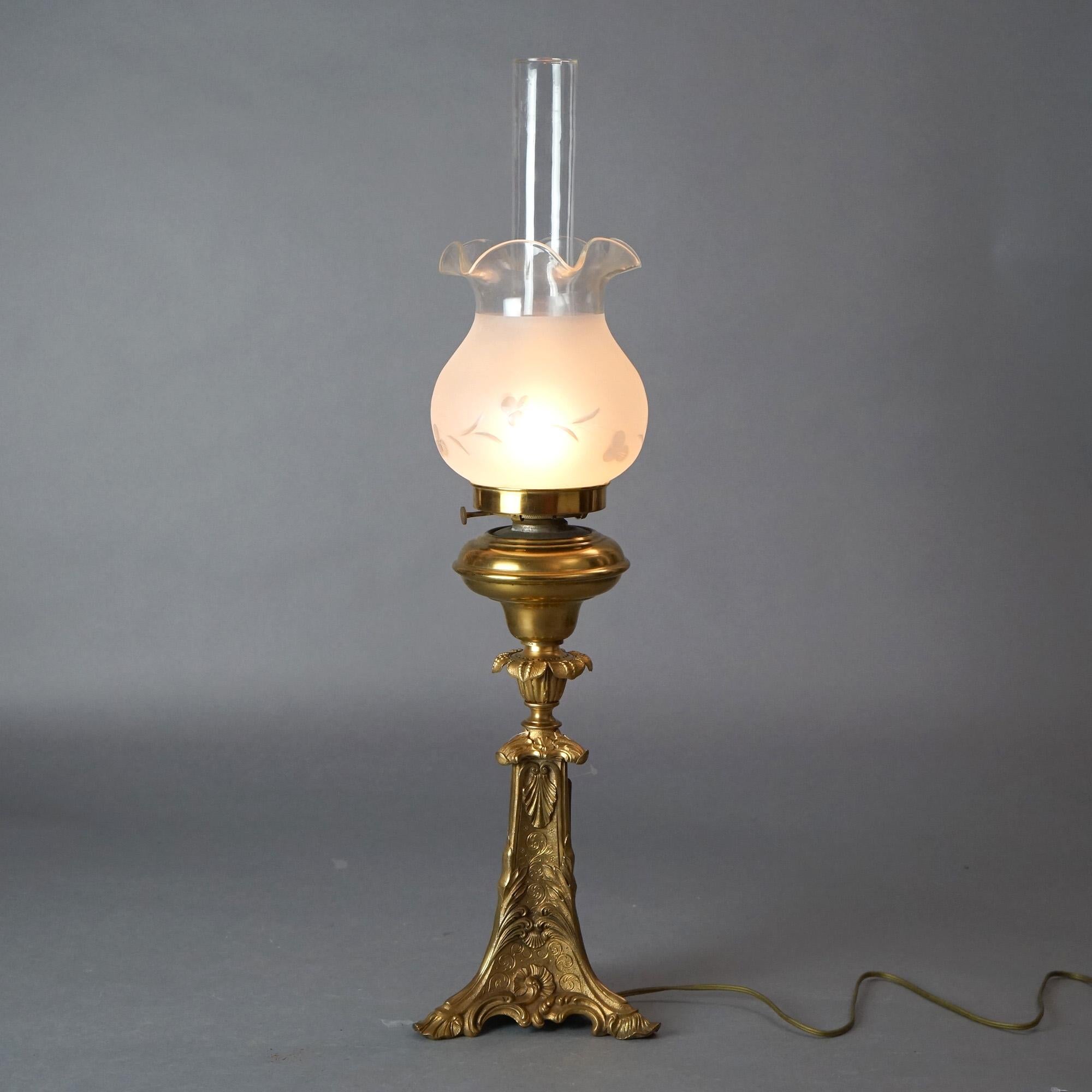Américain Lampe solaire ancienne de l'école Cornelius en bronze doré avec abat-jour en verre taillé C1840 en vente