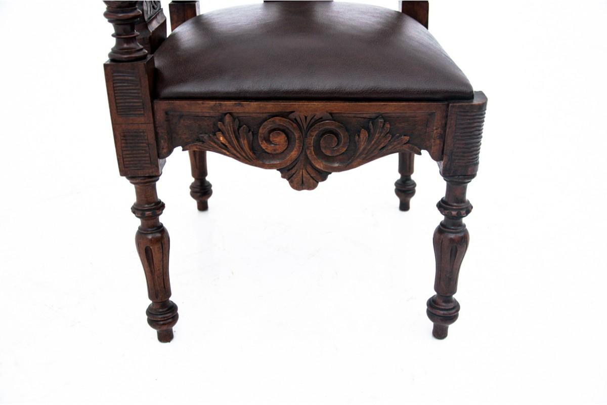 Antique corner armchair, Western Europe, circa 1900. After renovation. For Sale 2