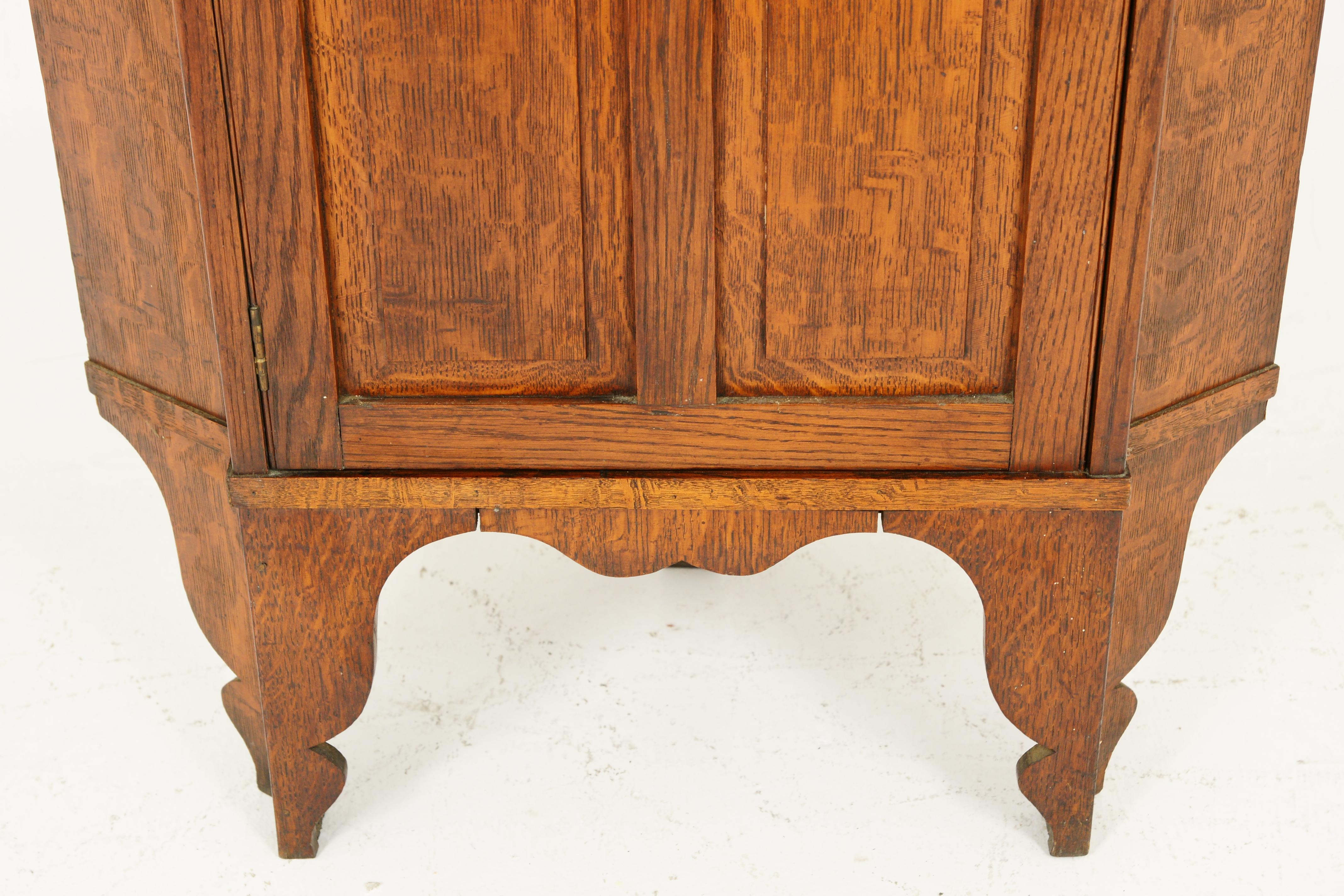 Antique Corner Cabinet, Arts & Crafts, Tiger Oak, Entryway Furniture, B1633 In Good Condition In Vancouver, BC
