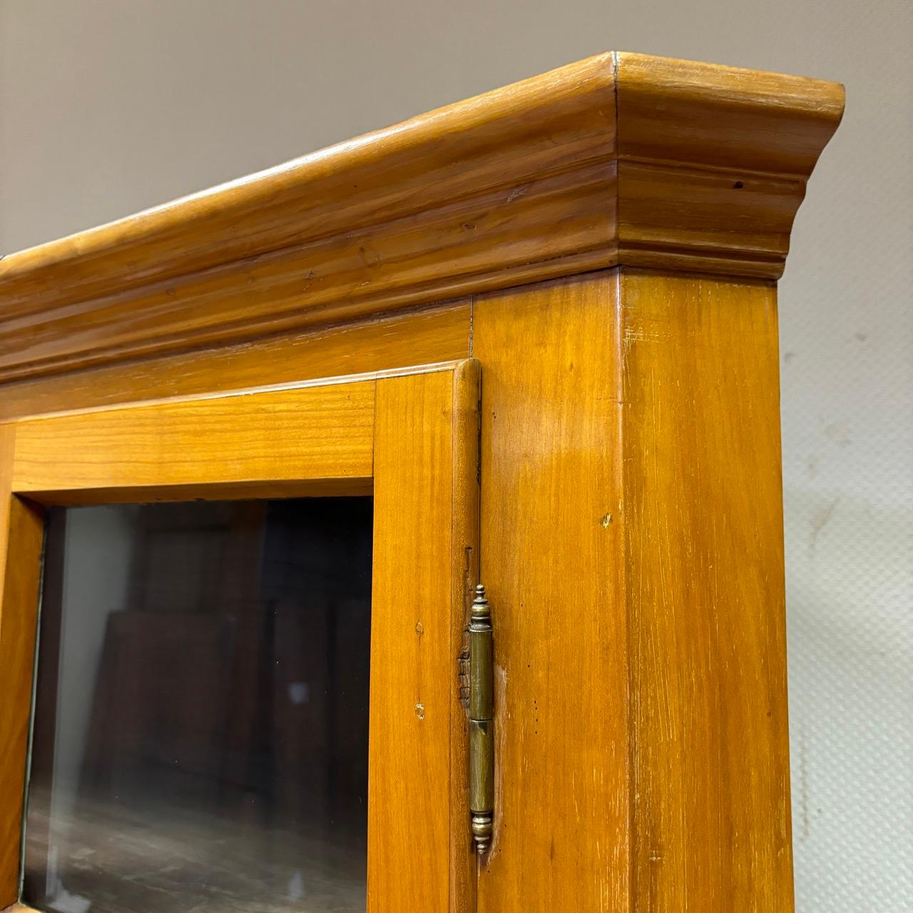 Antiker Eckschrank  Biedermeier um 1820  Schrank aus Kirschholz 4