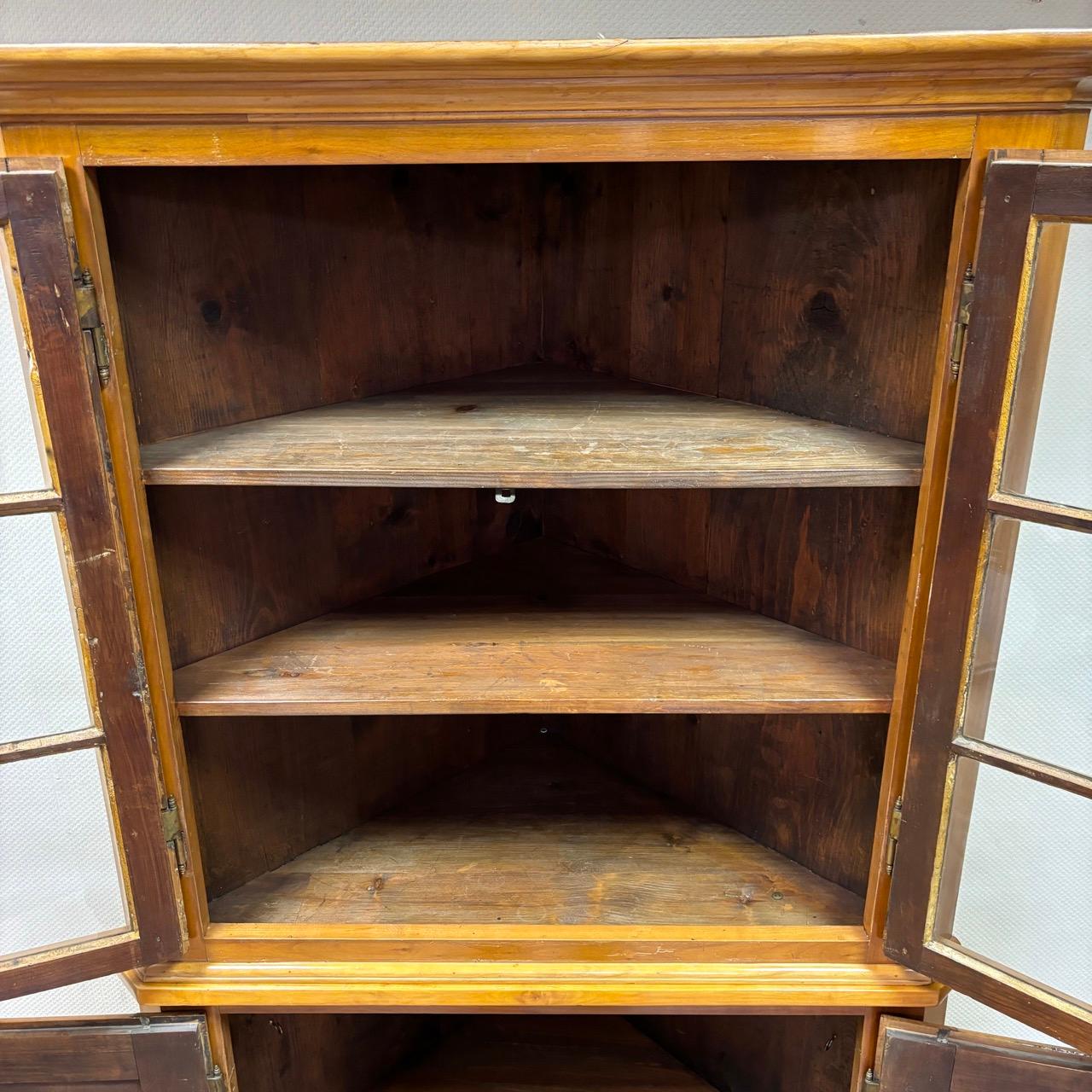 Antiker Eckschrank  Biedermeier um 1820  Schrank aus Kirschholz 9
